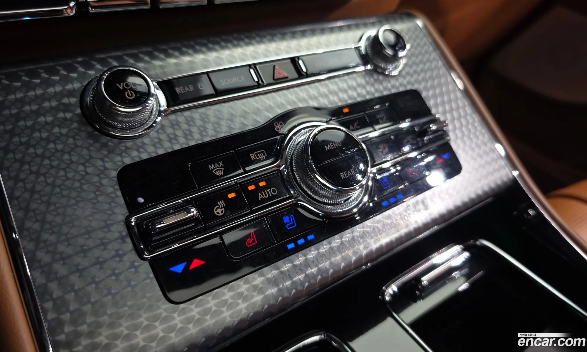 Lincoln Aviator 2021 5LM5J9XC8NGL00612 — 15