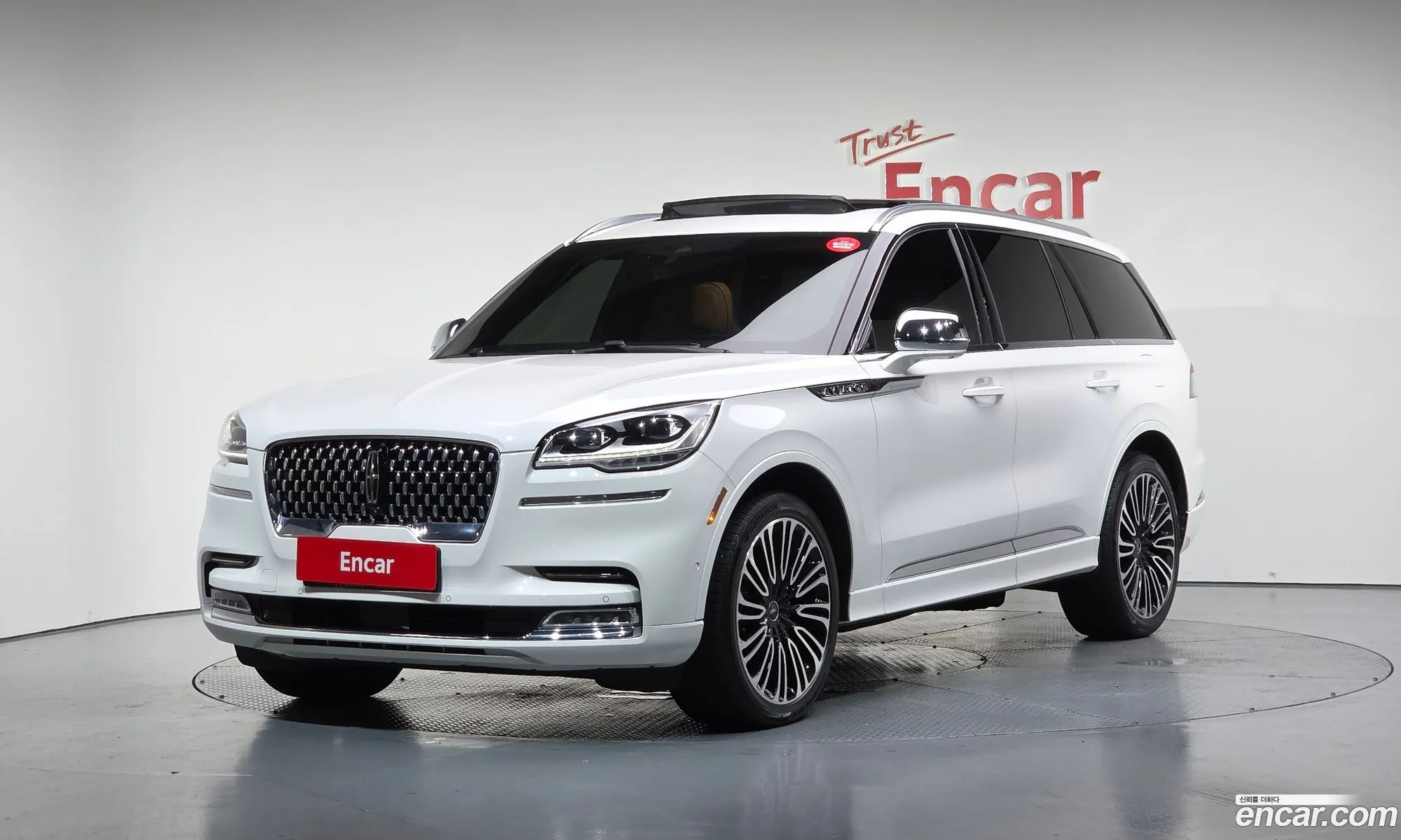 Lincoln Aviator 2021 5LM5J9XC8NGL00612 — 18
