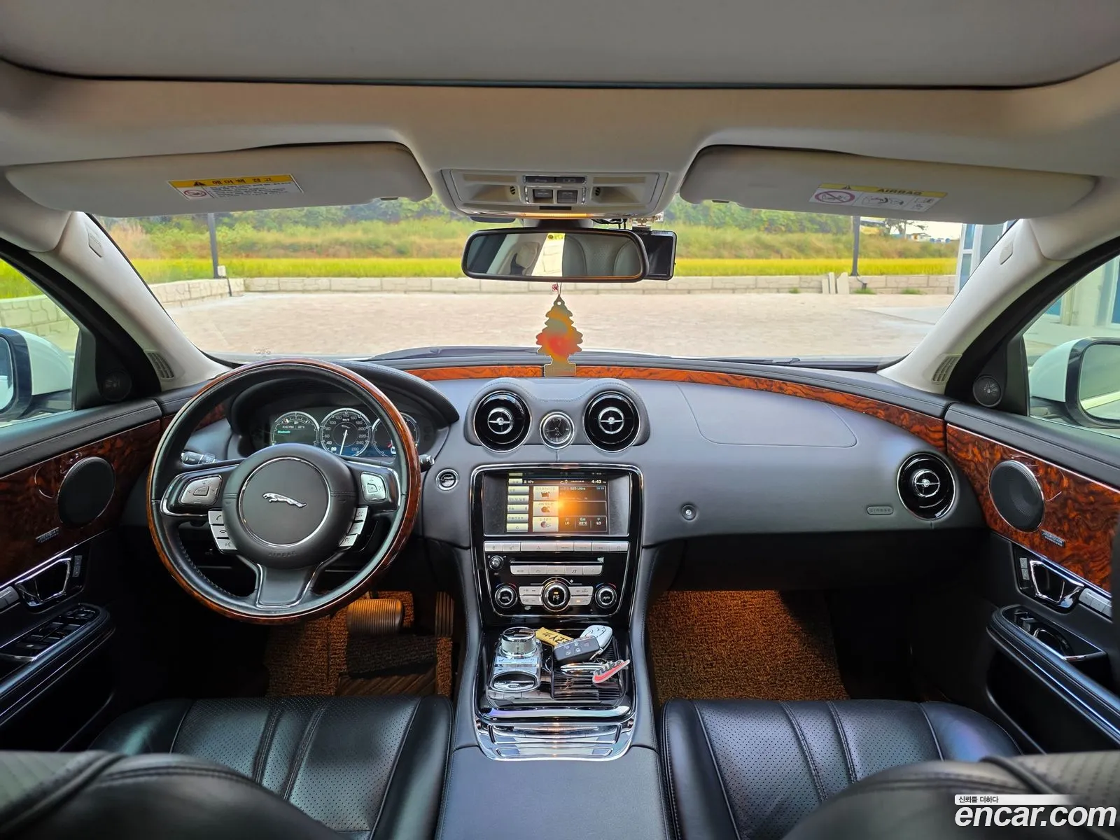 Jaguar XJ 2015 — 2