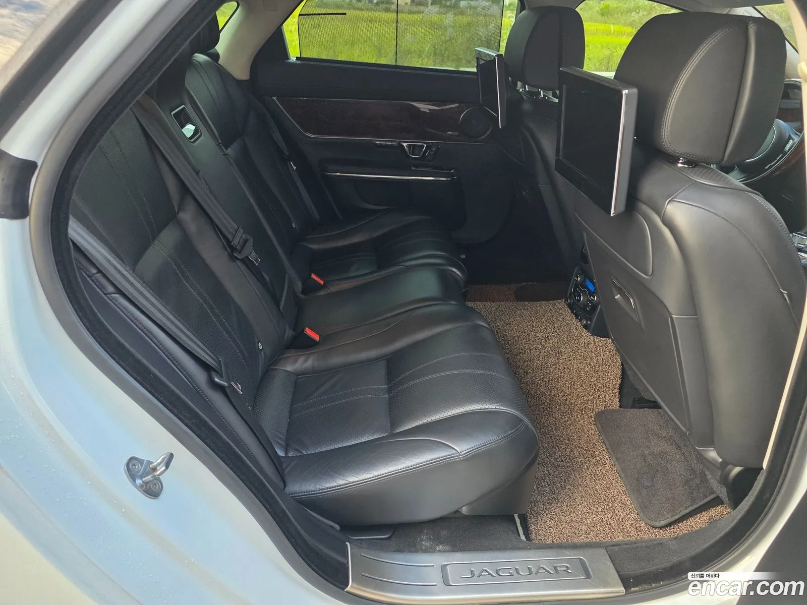 Jaguar XJ 2015 — 19