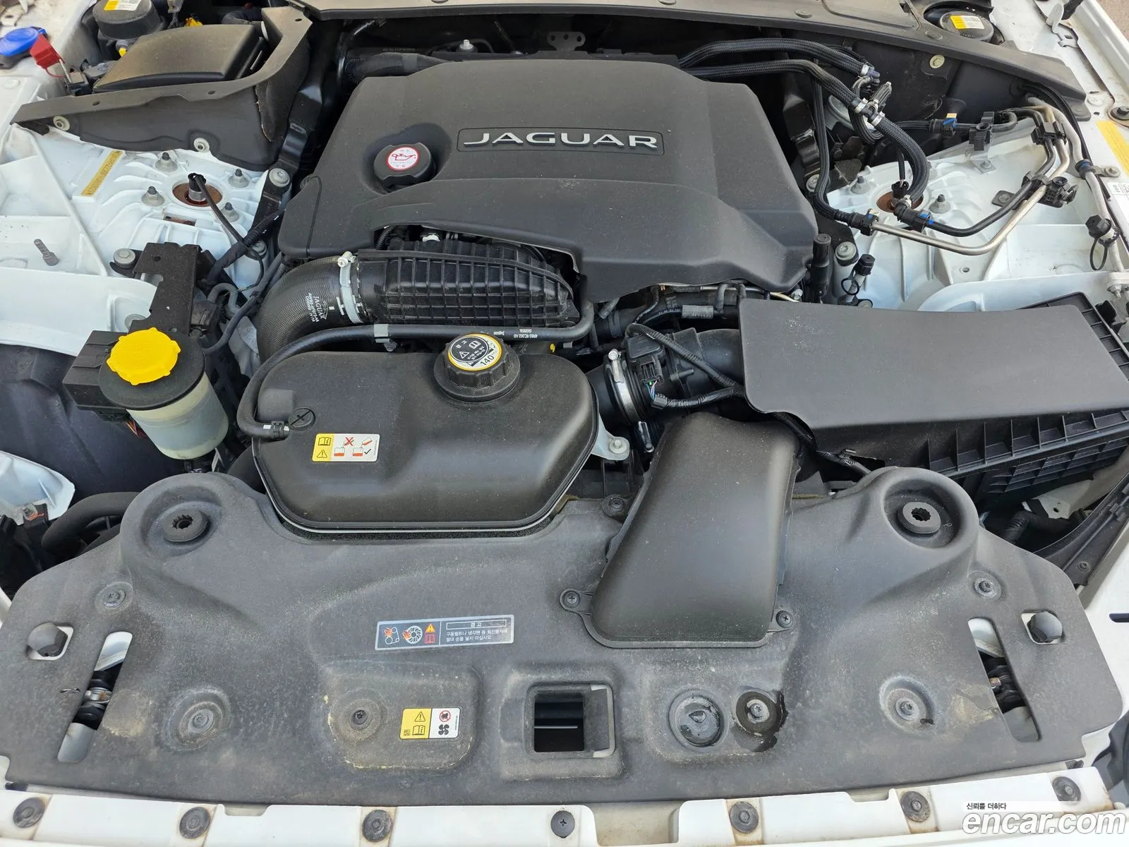 Jaguar XJ 2015 — 12