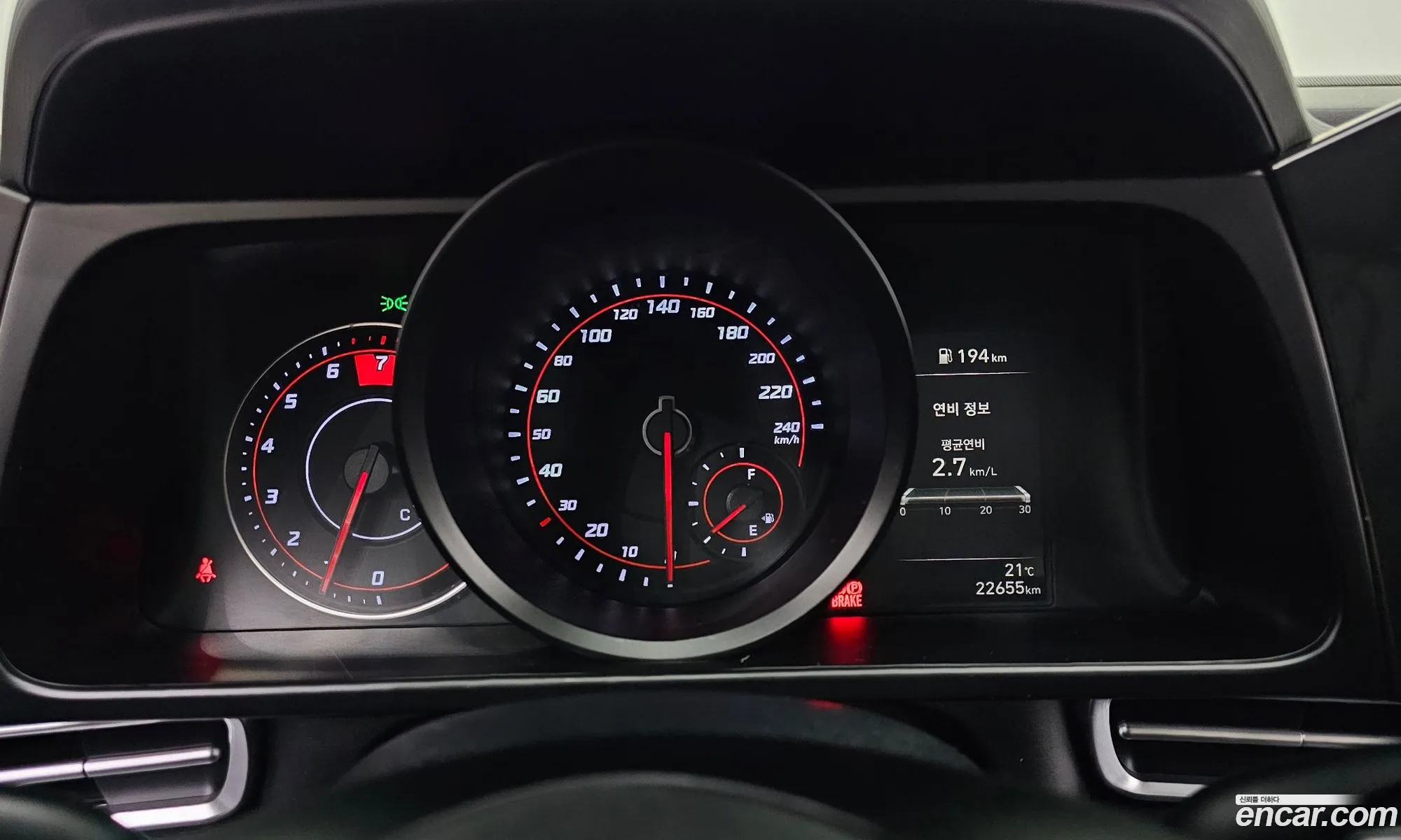 Hyundai Elantra 2021 — 17