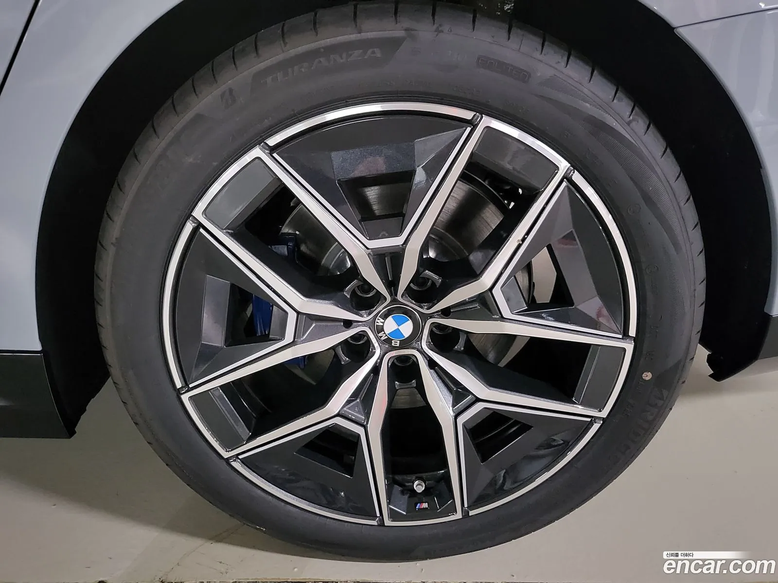 BMW 5 Series 2025 — 13