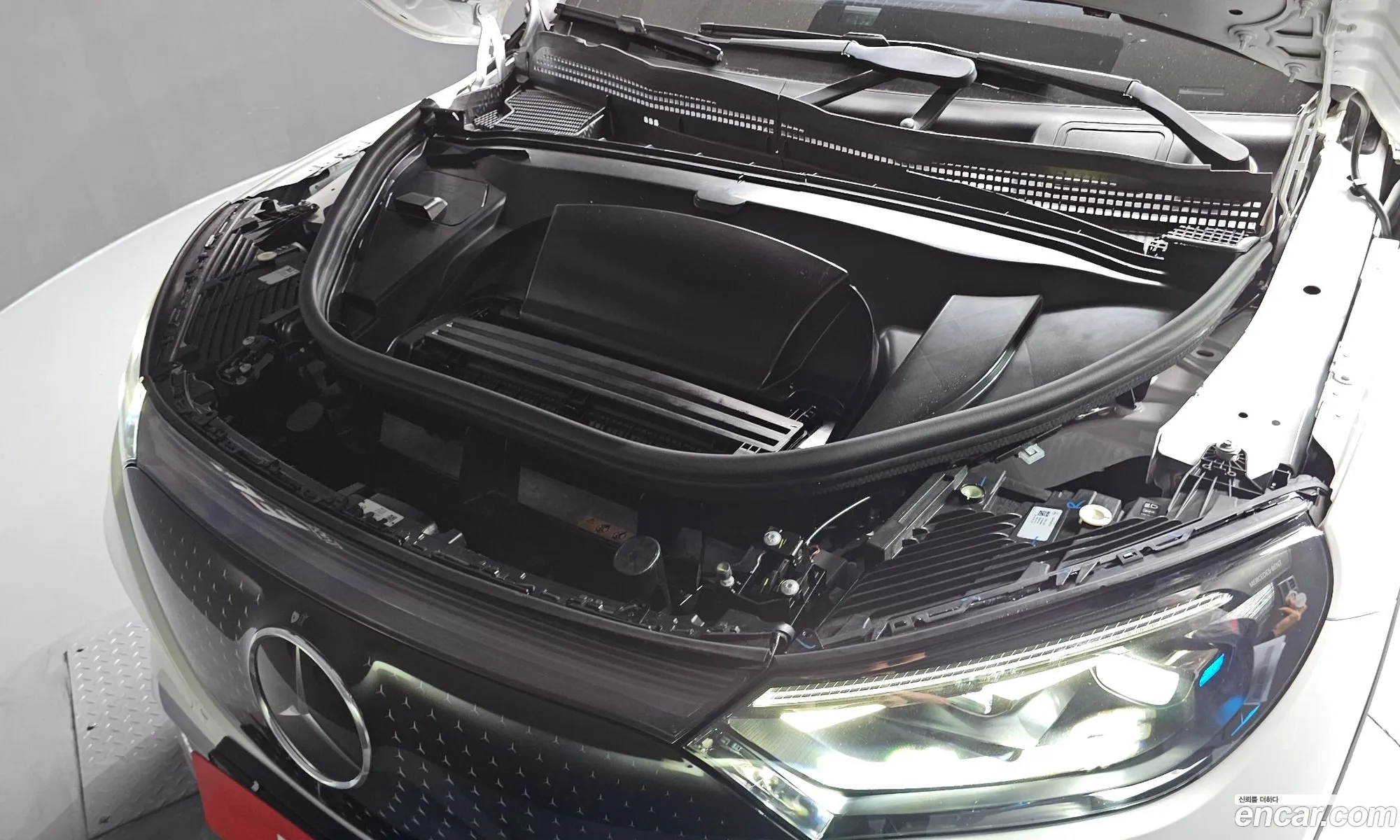 Mercedes-Benz EQE SUV X294 2023 — 16