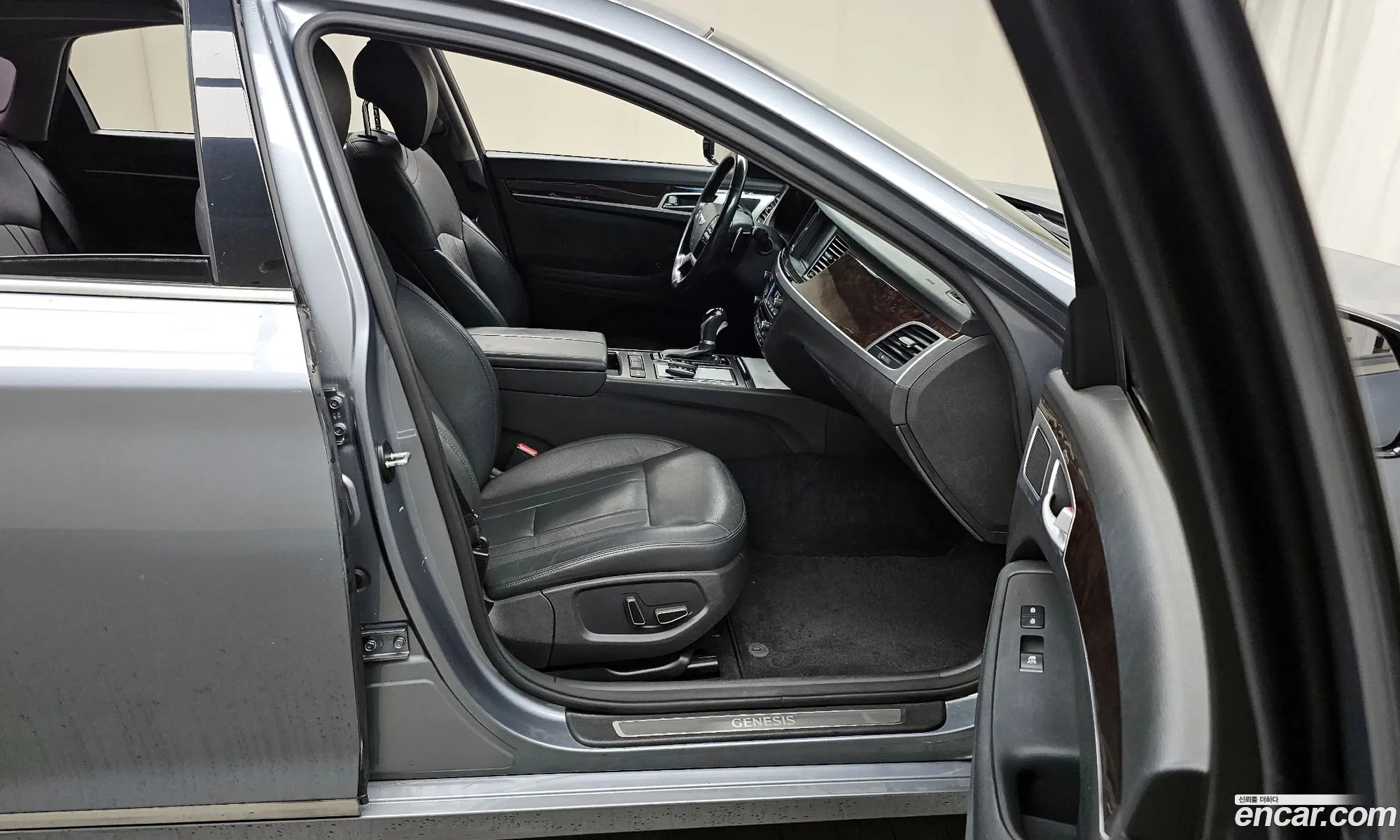 Hyundai Genesis DH 2014 — 16