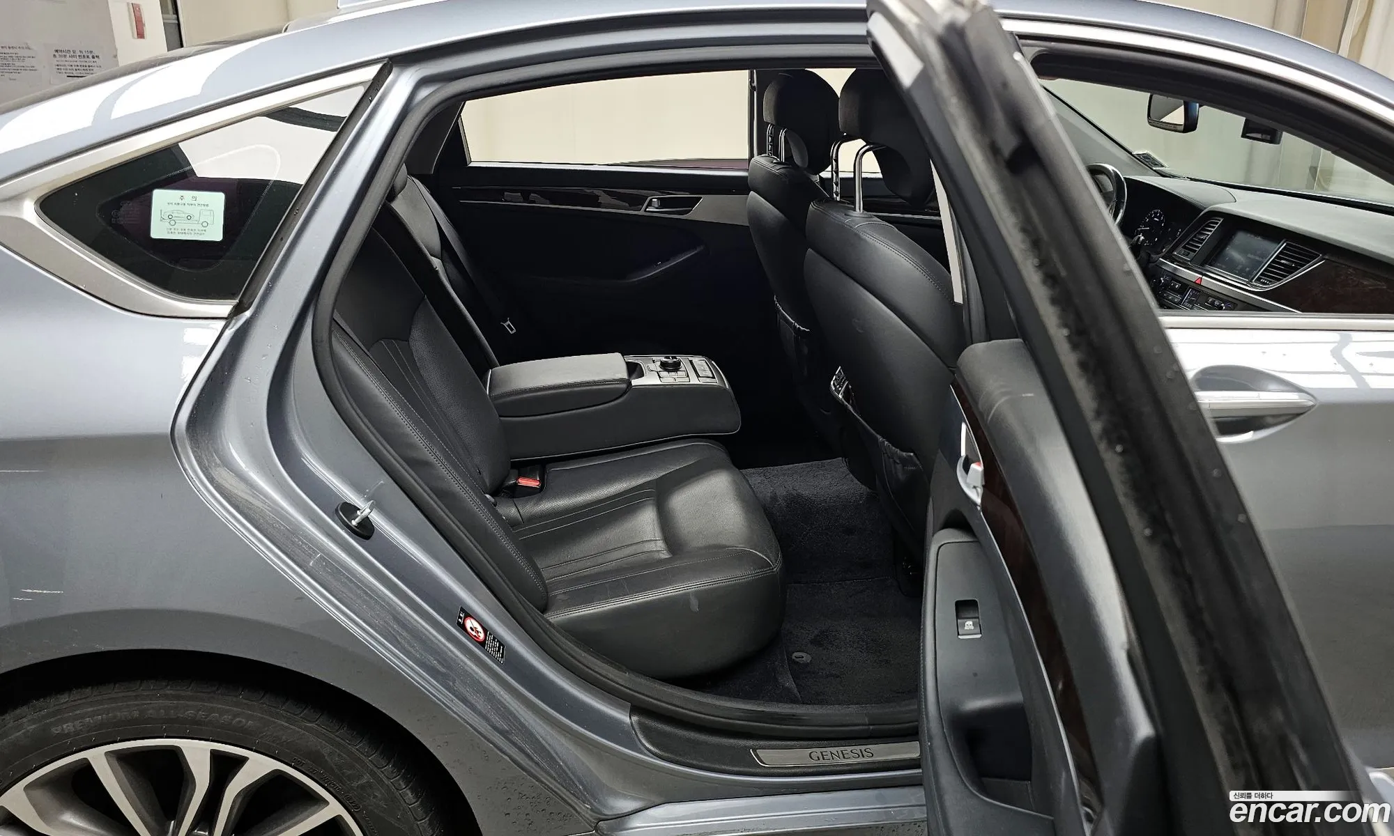 Hyundai Genesis DH 2014 — 14
