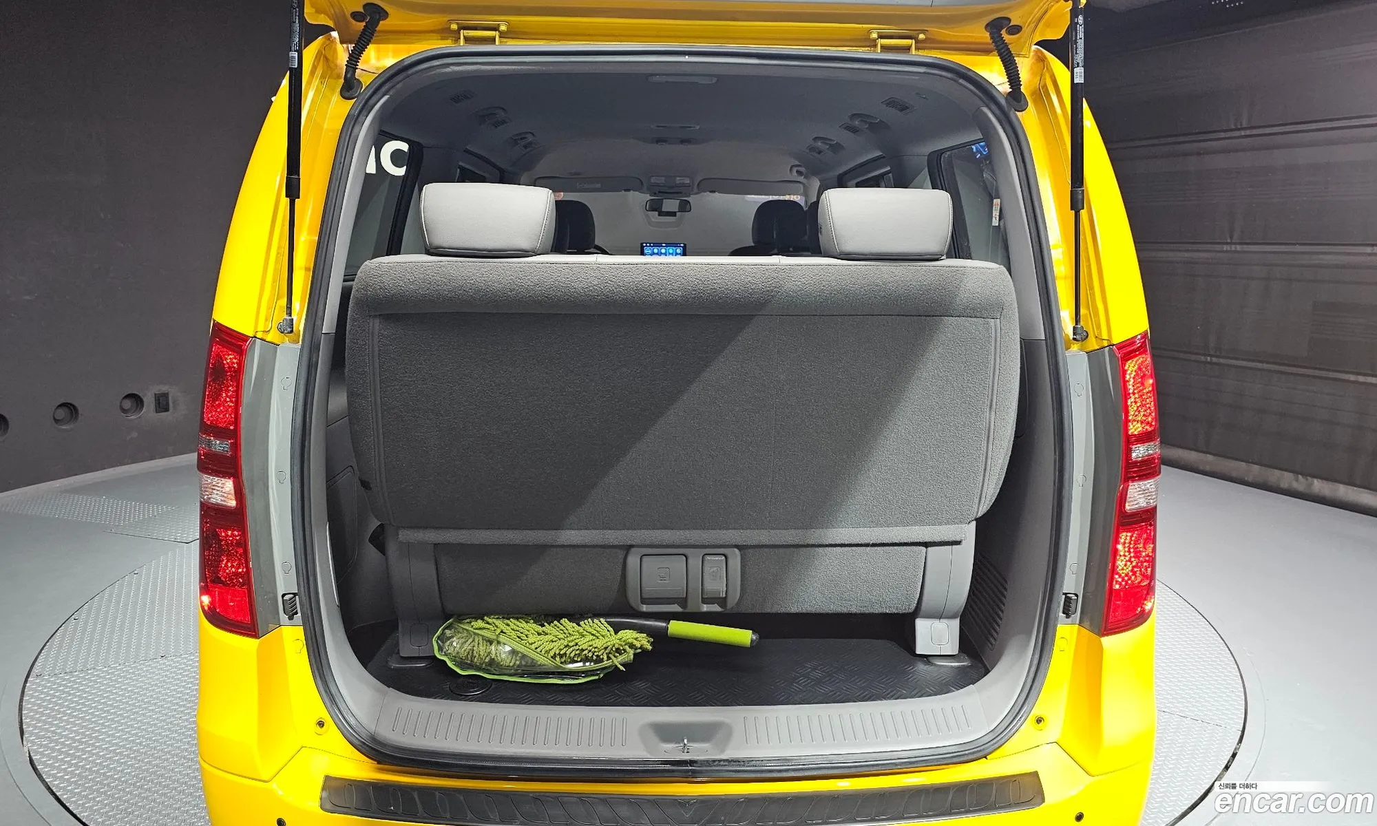 Hyundai Grand Starex 2016 — 19