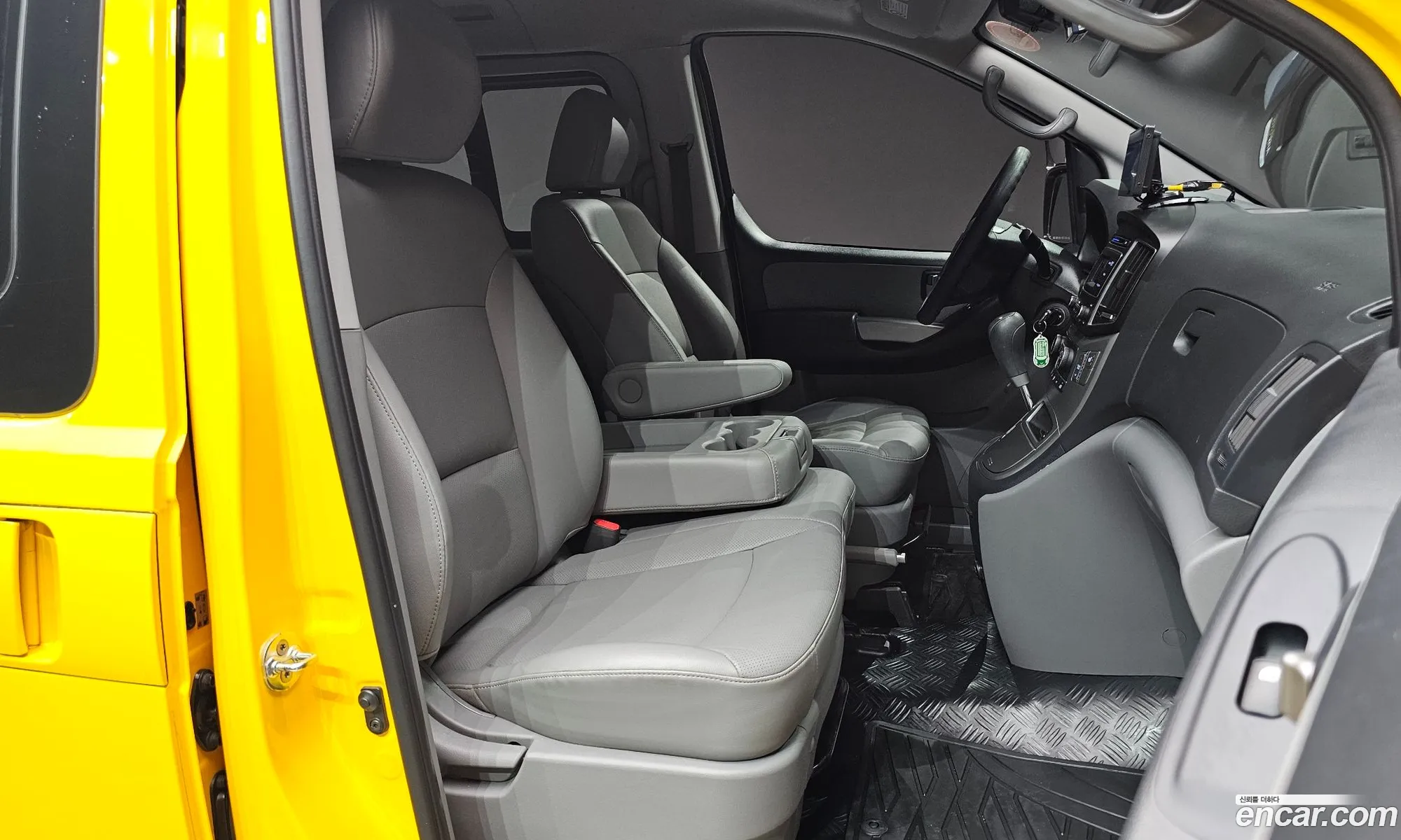 Hyundai Grand Starex 2016 — 20