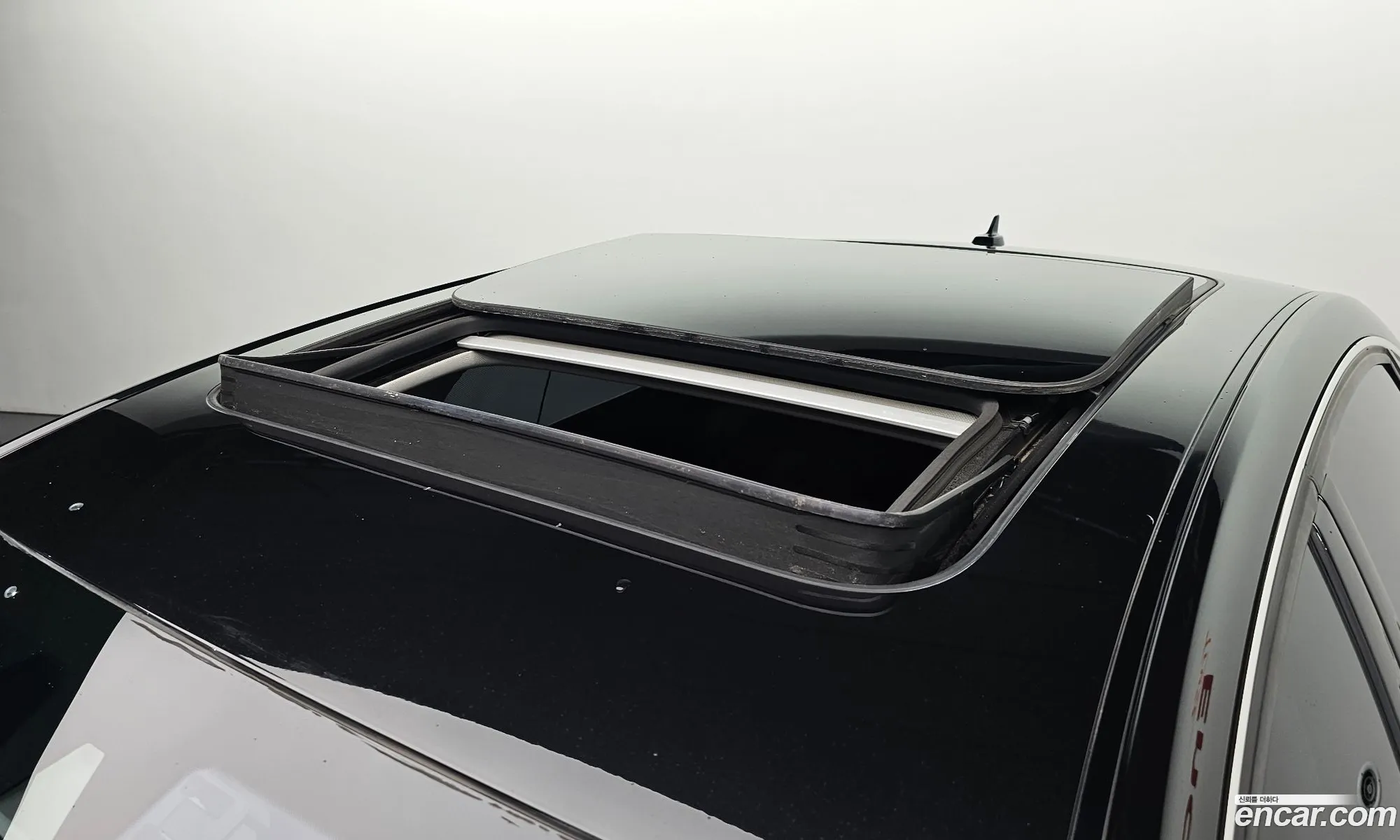 Audi A8 2011 — 18
