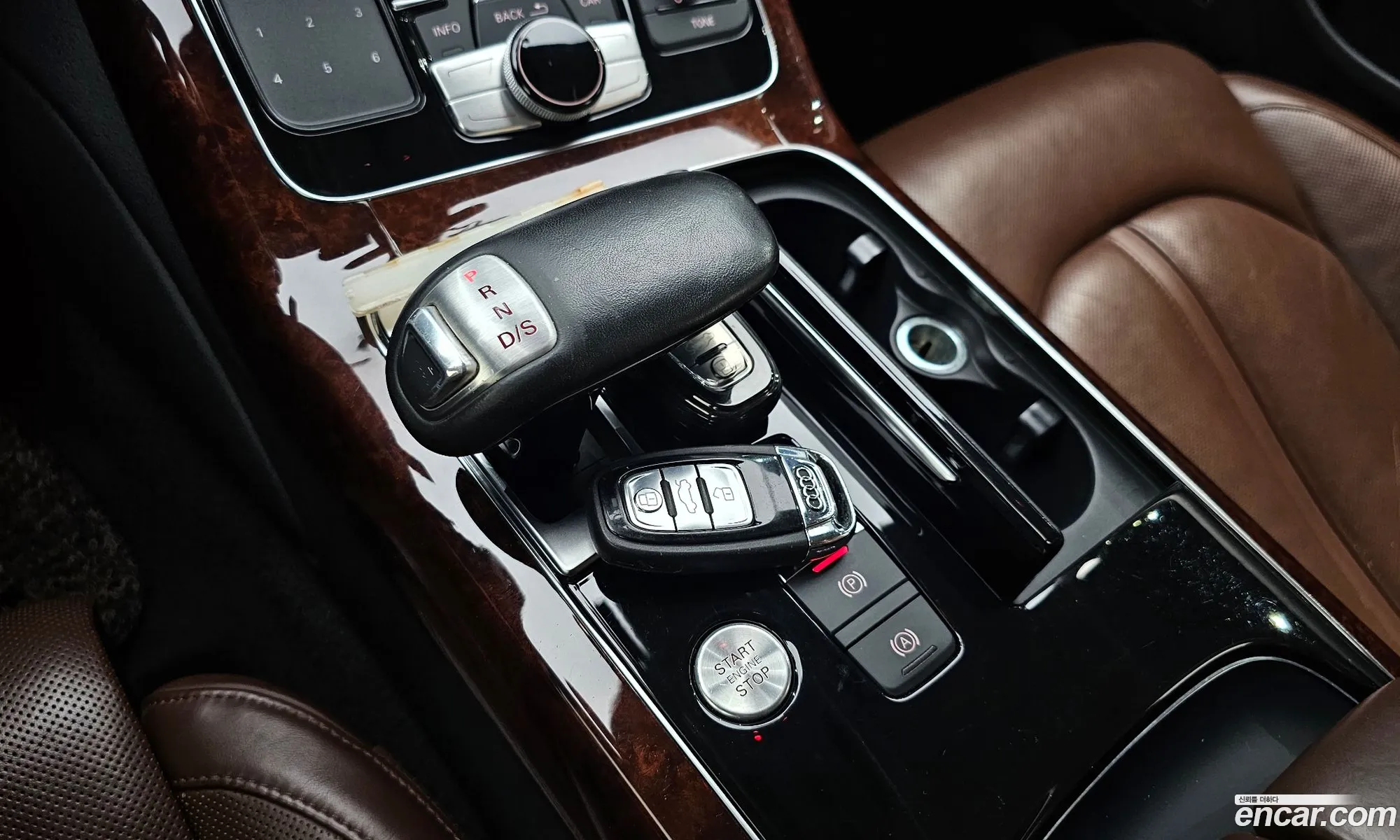 Audi A8 2011 — 16