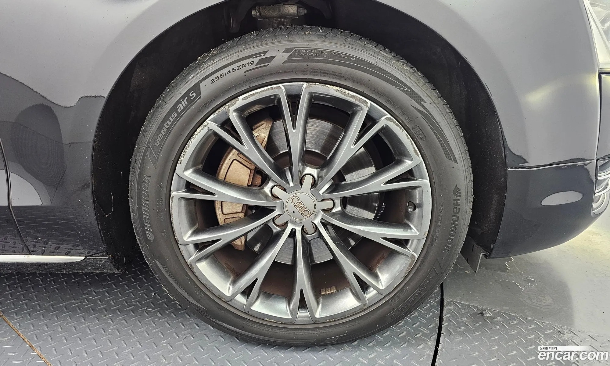 Audi A8 2011 — 3