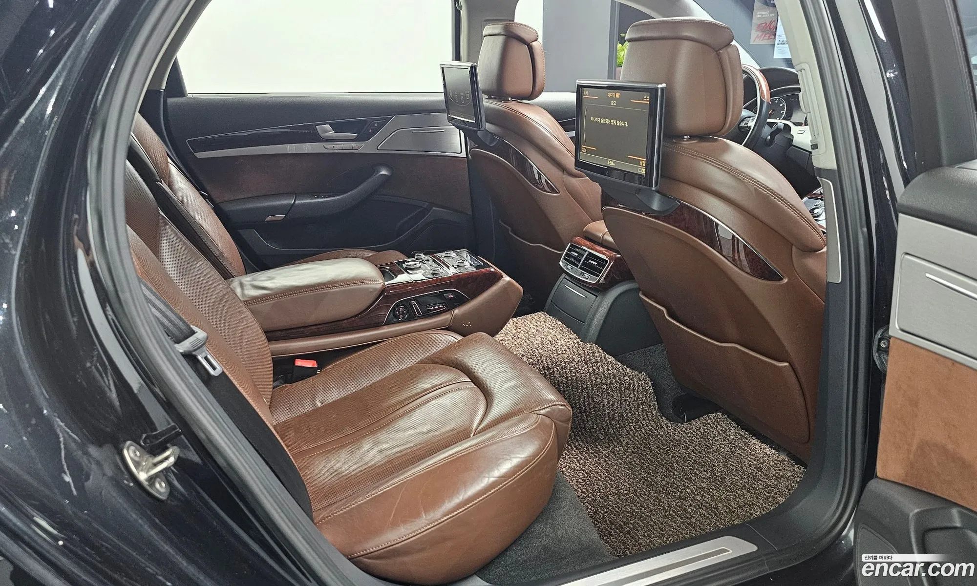 Audi A8 2011 — 13