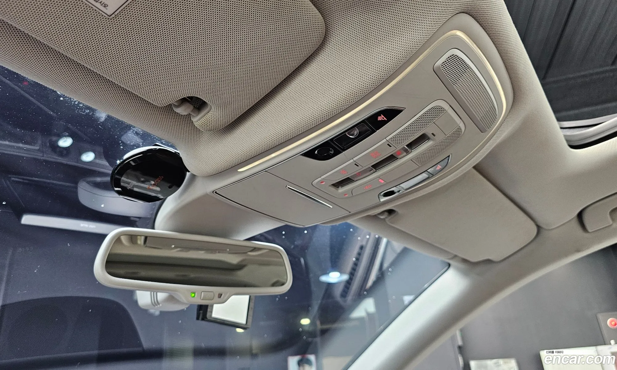 Audi A8 2011 — 12