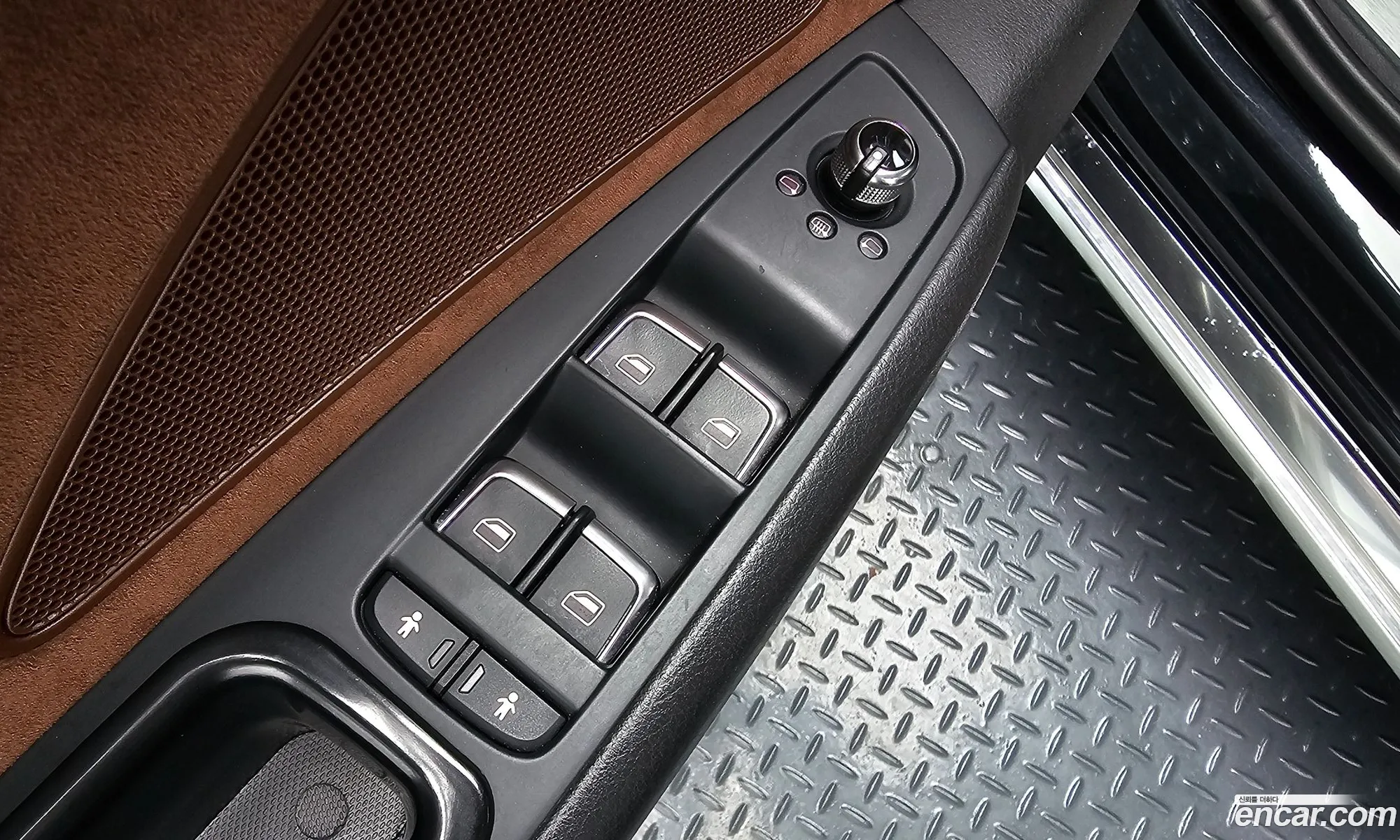 Audi A8 2011 — 14