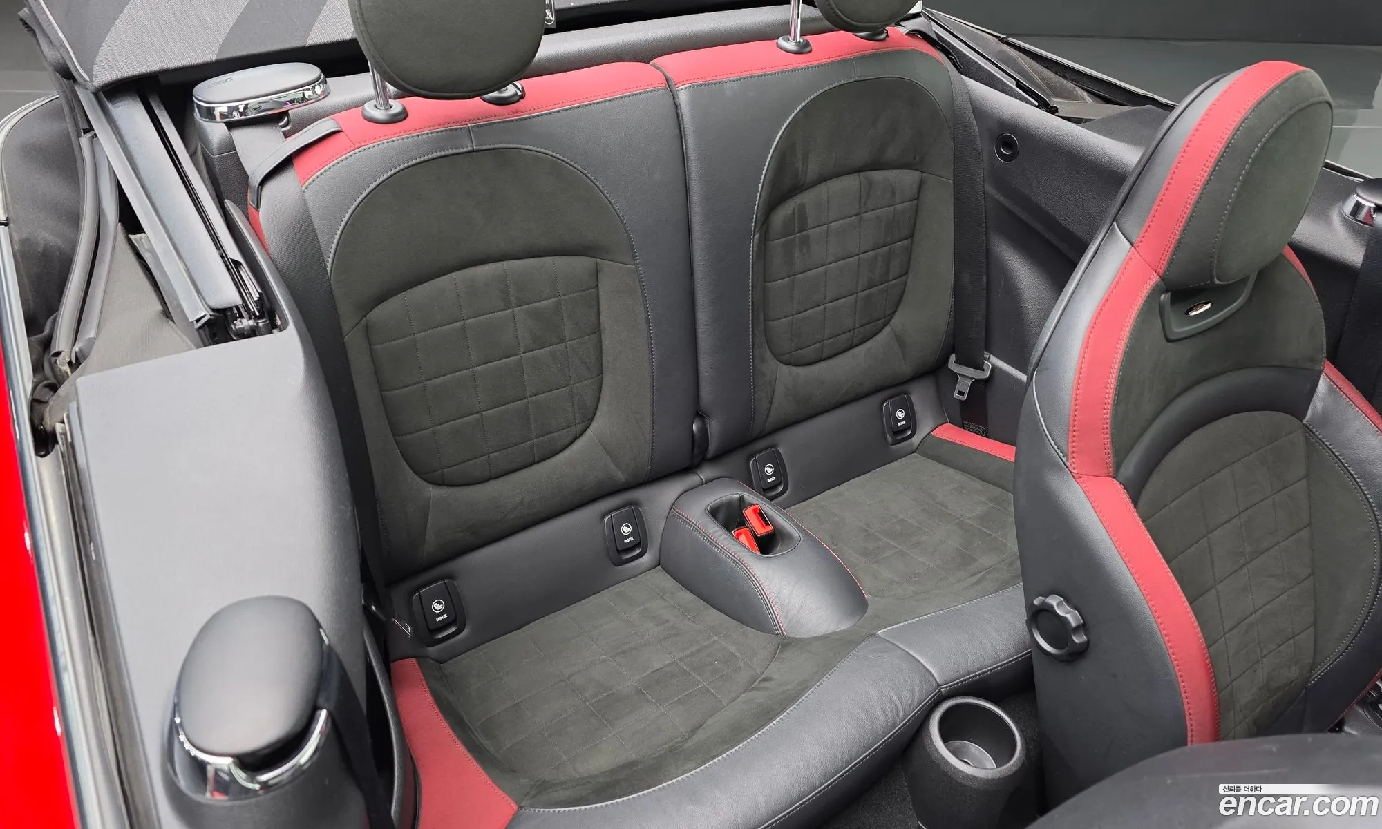 Mini Cooper S Convertible 2018 WMWWH9107K3E71344 — 2