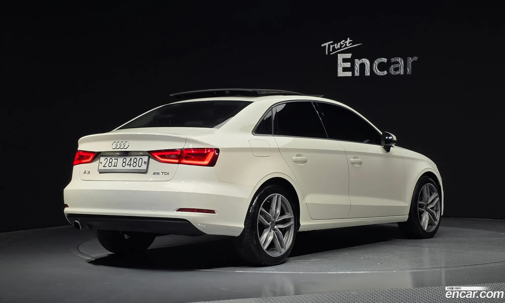 Audi A3 2014 WAUZZZ8V2F1057530 — 3