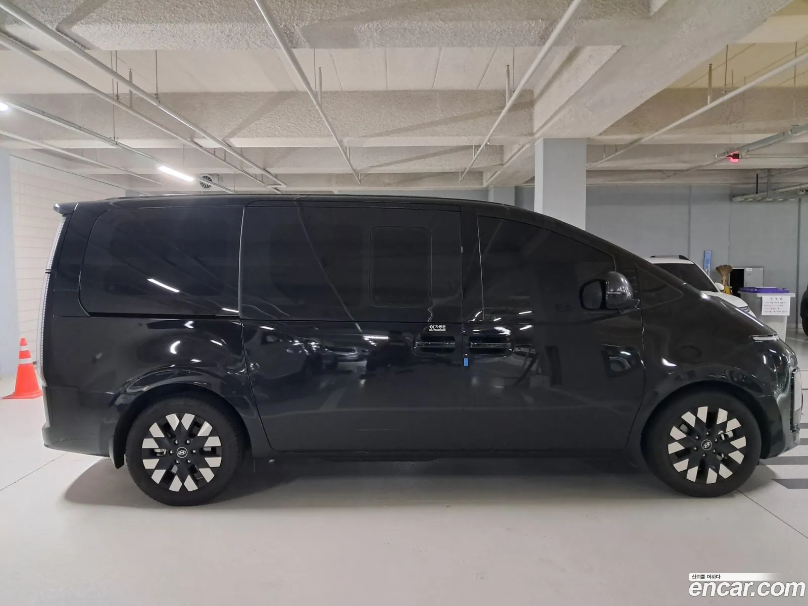 Hyundai Staria 2024 — 12