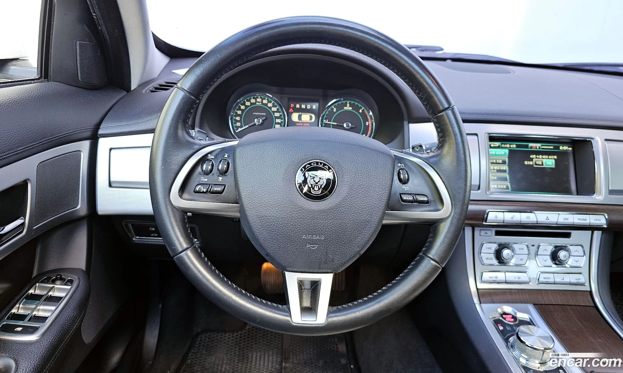 Jaguar XF 2014 — 19