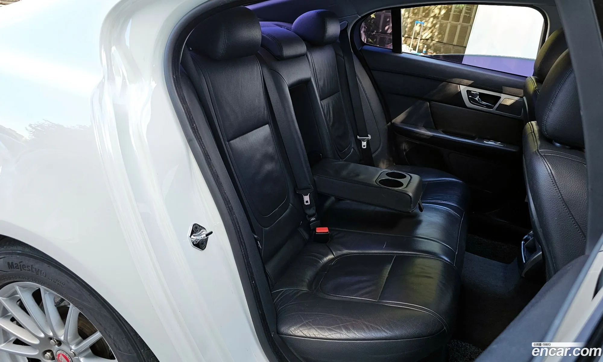 Jaguar XF 2014 — 10