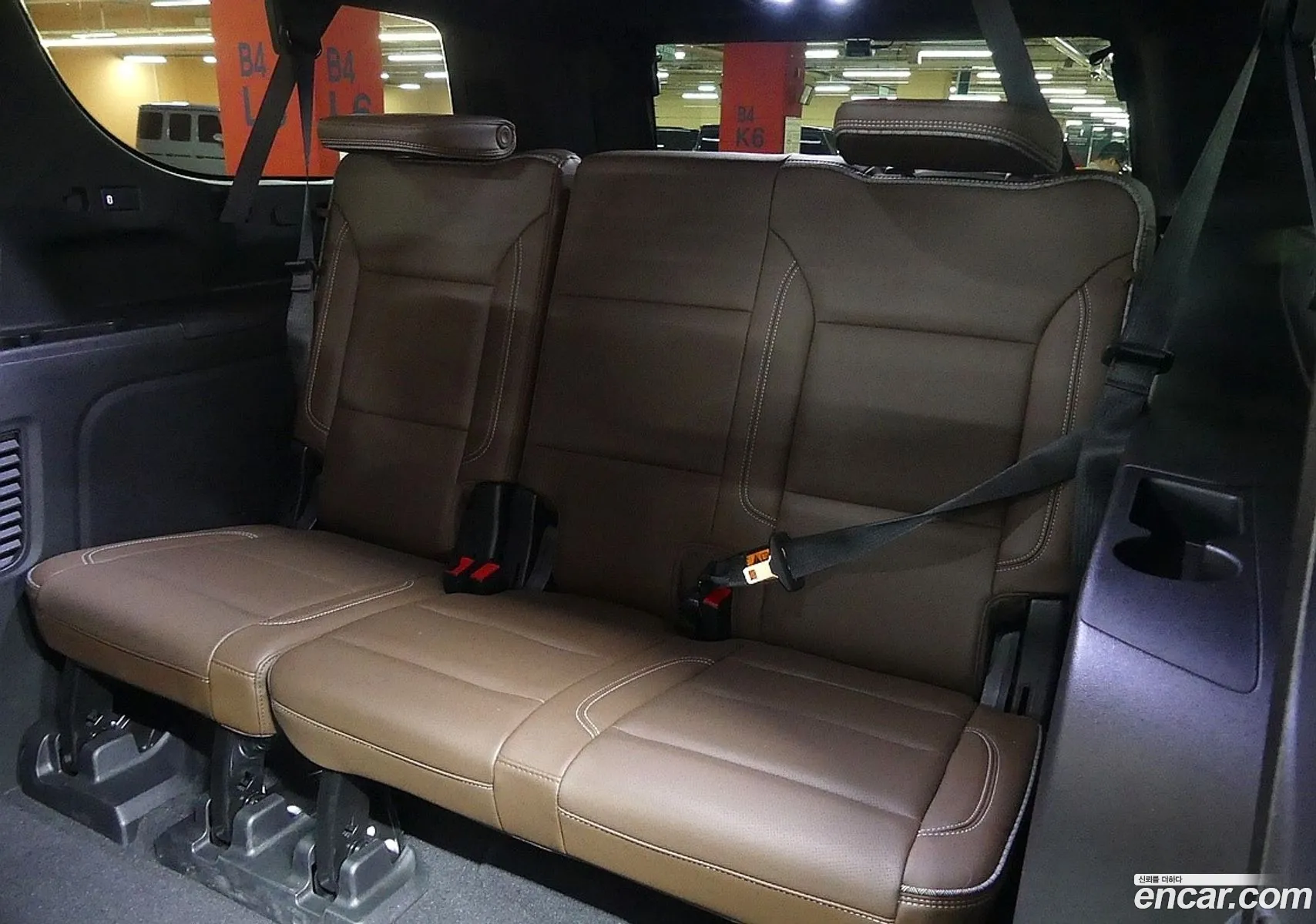 Chevrolet Suburban 2021 — 14