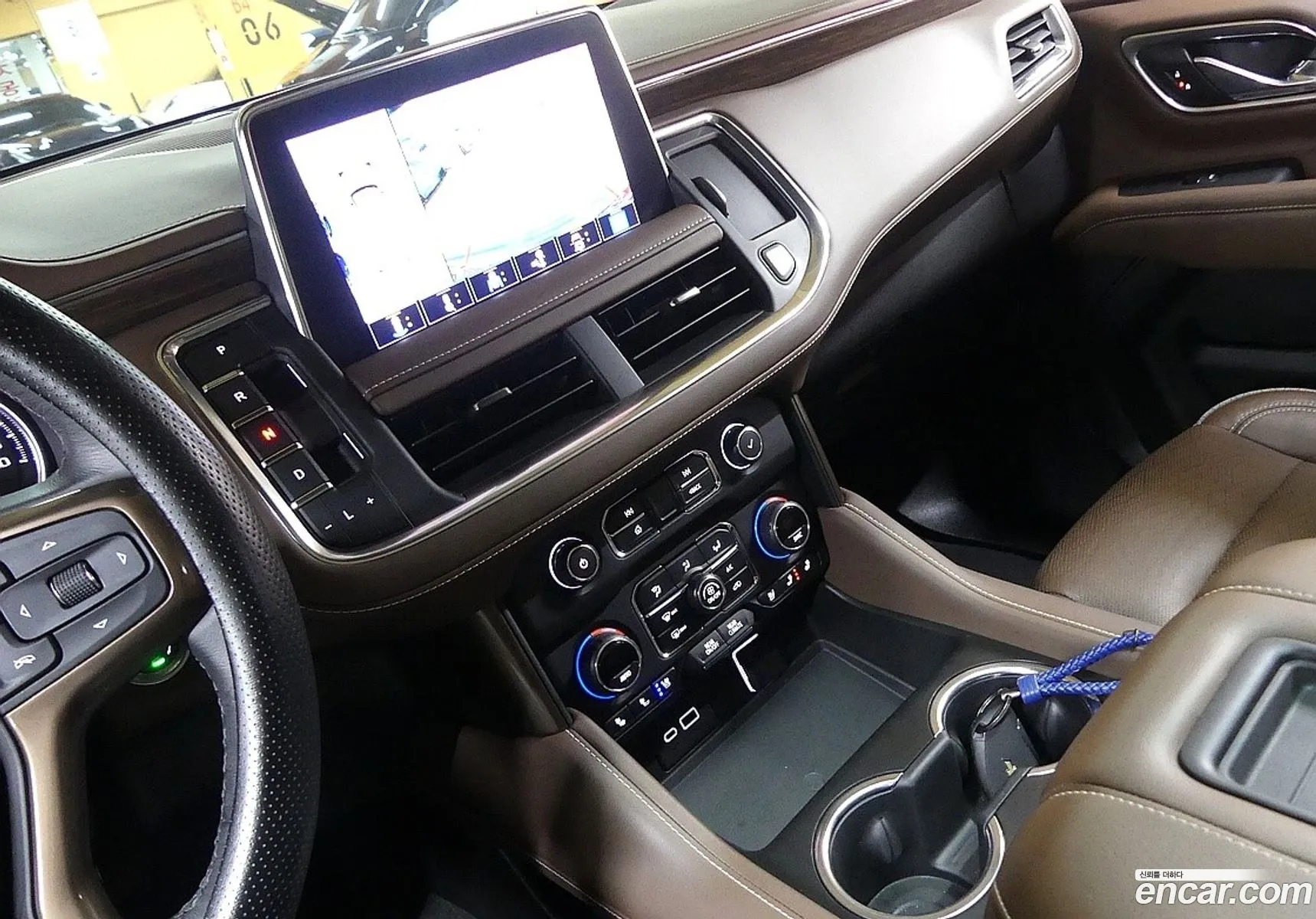 Chevrolet Suburban 2021 — 19