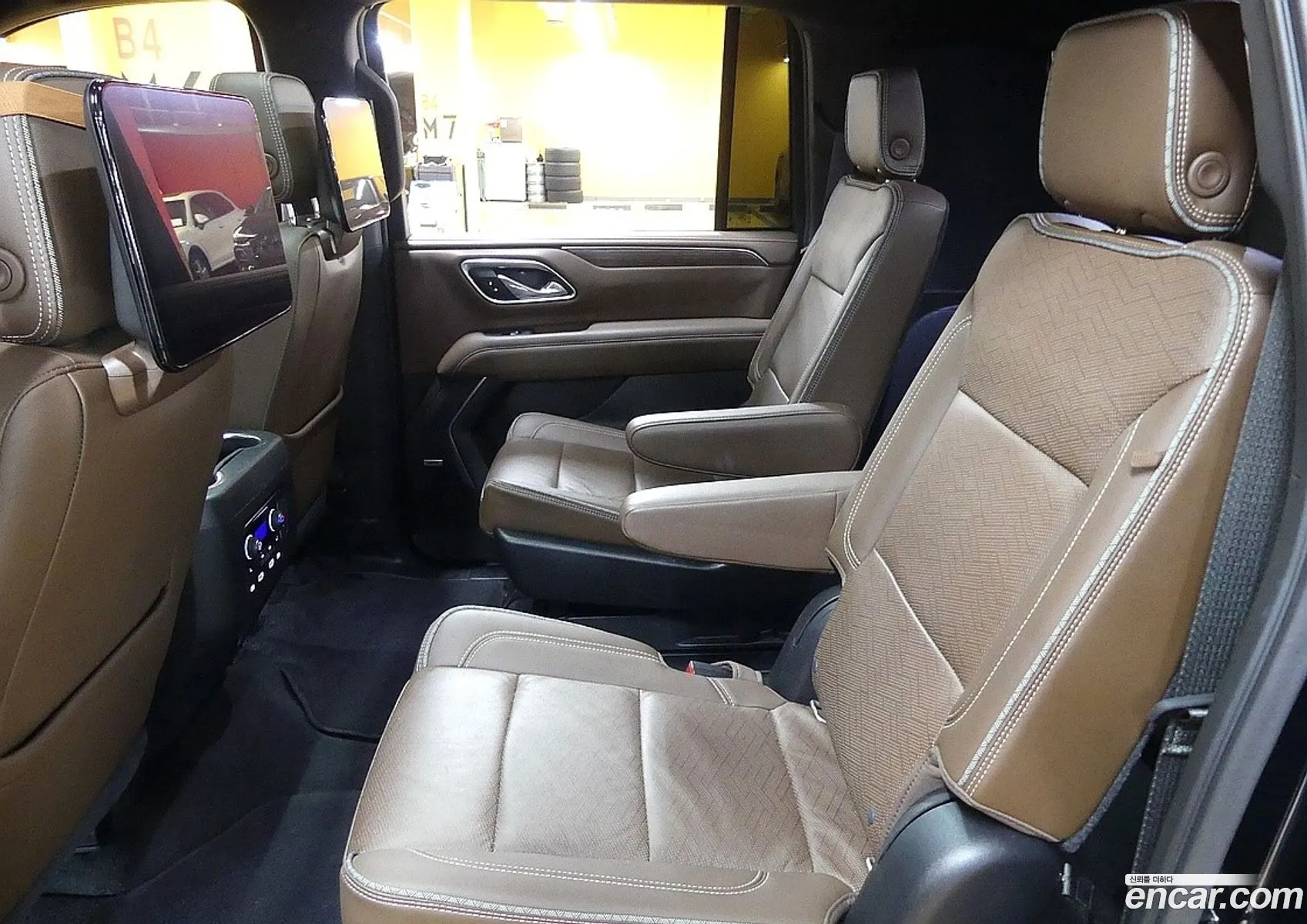 Chevrolet Suburban 2021 — 9