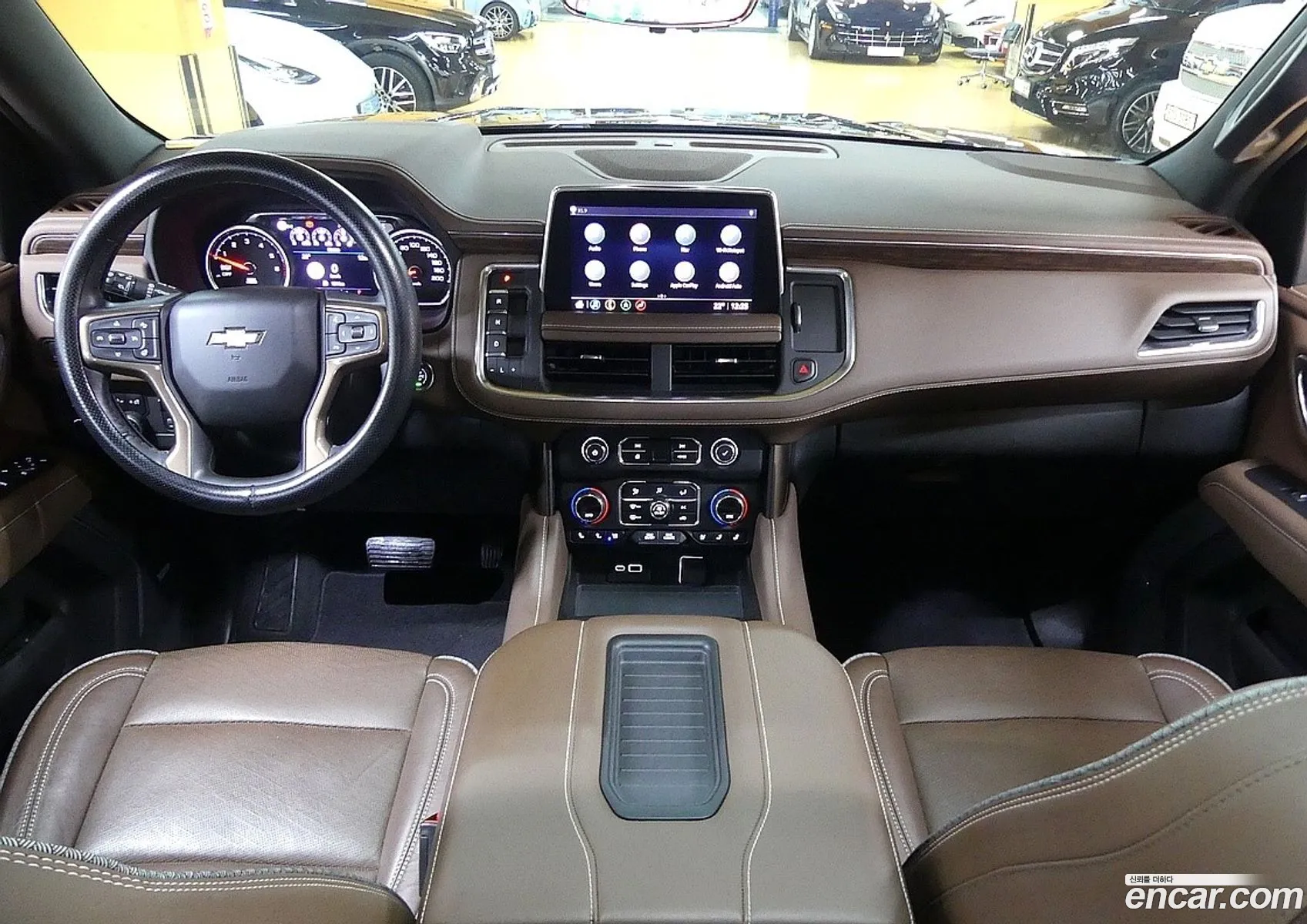 Chevrolet Suburban 2021 — 20