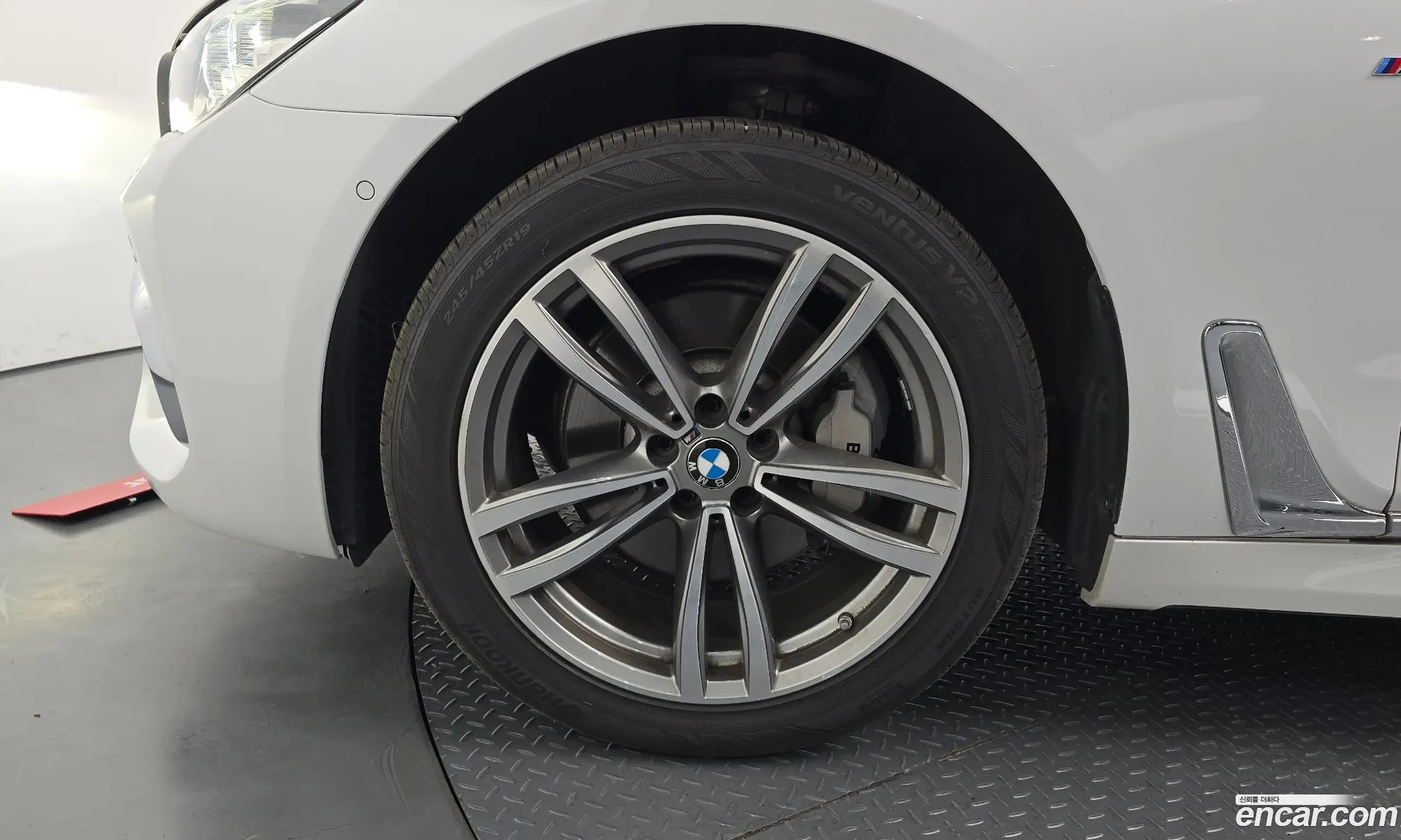 BMW 7 Series 2017 — 30