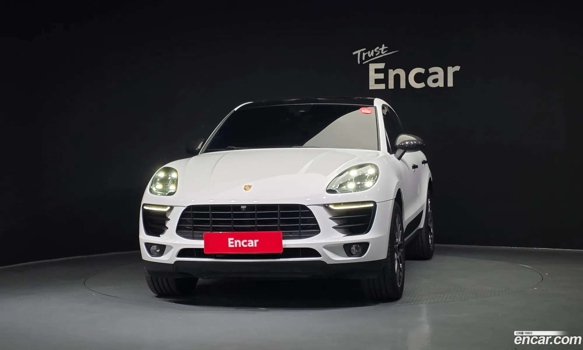 Porsche Macan 2018 WP1AA2957JLB17276 — 17