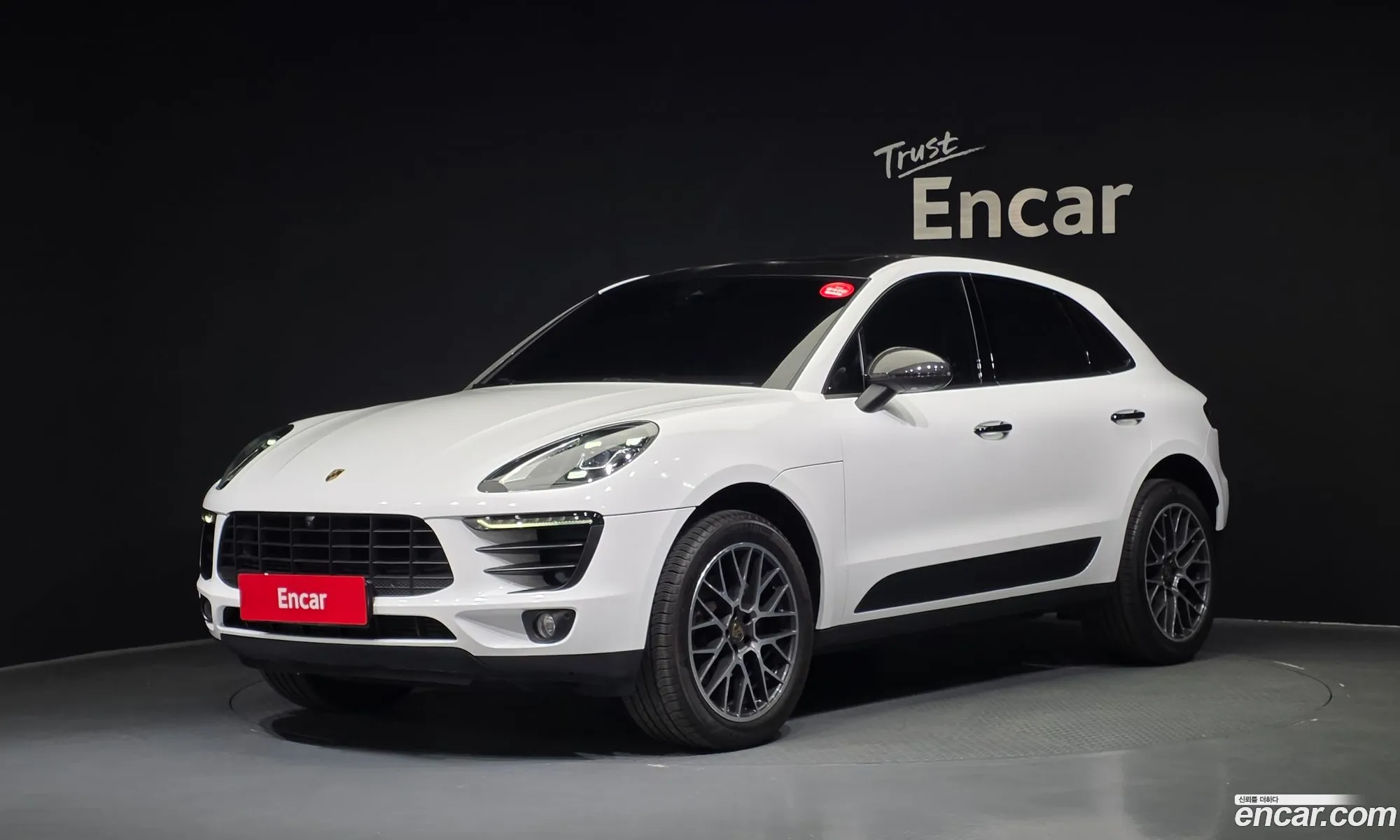 Porsche Macan 2018 WP1AA2957JLB17276 — 2