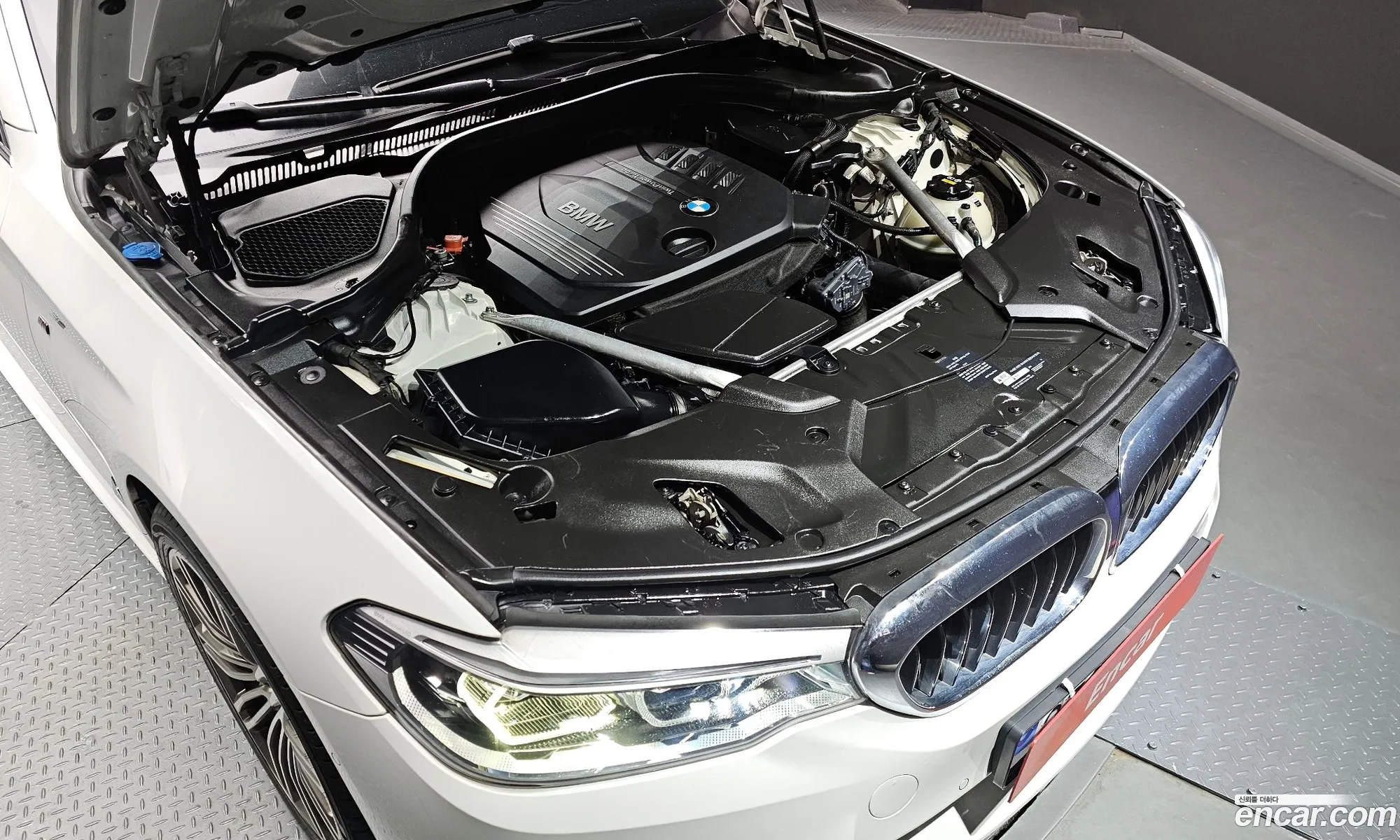 BMW 5 Series 2018 WBAJC3104JDB91945 — 8