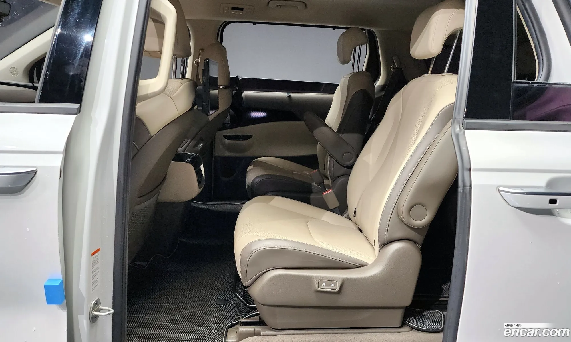 Kia Carnival 2020 — 9