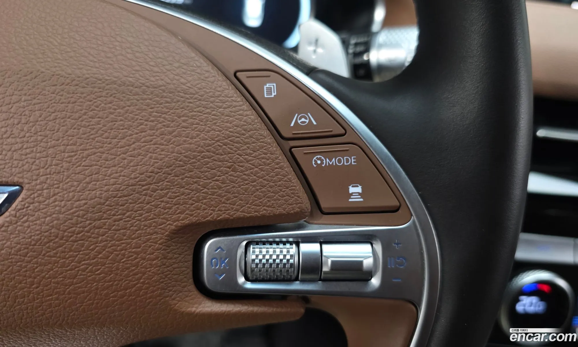 Genesis G80 2020 KMTGB41CDMU036085 — 6