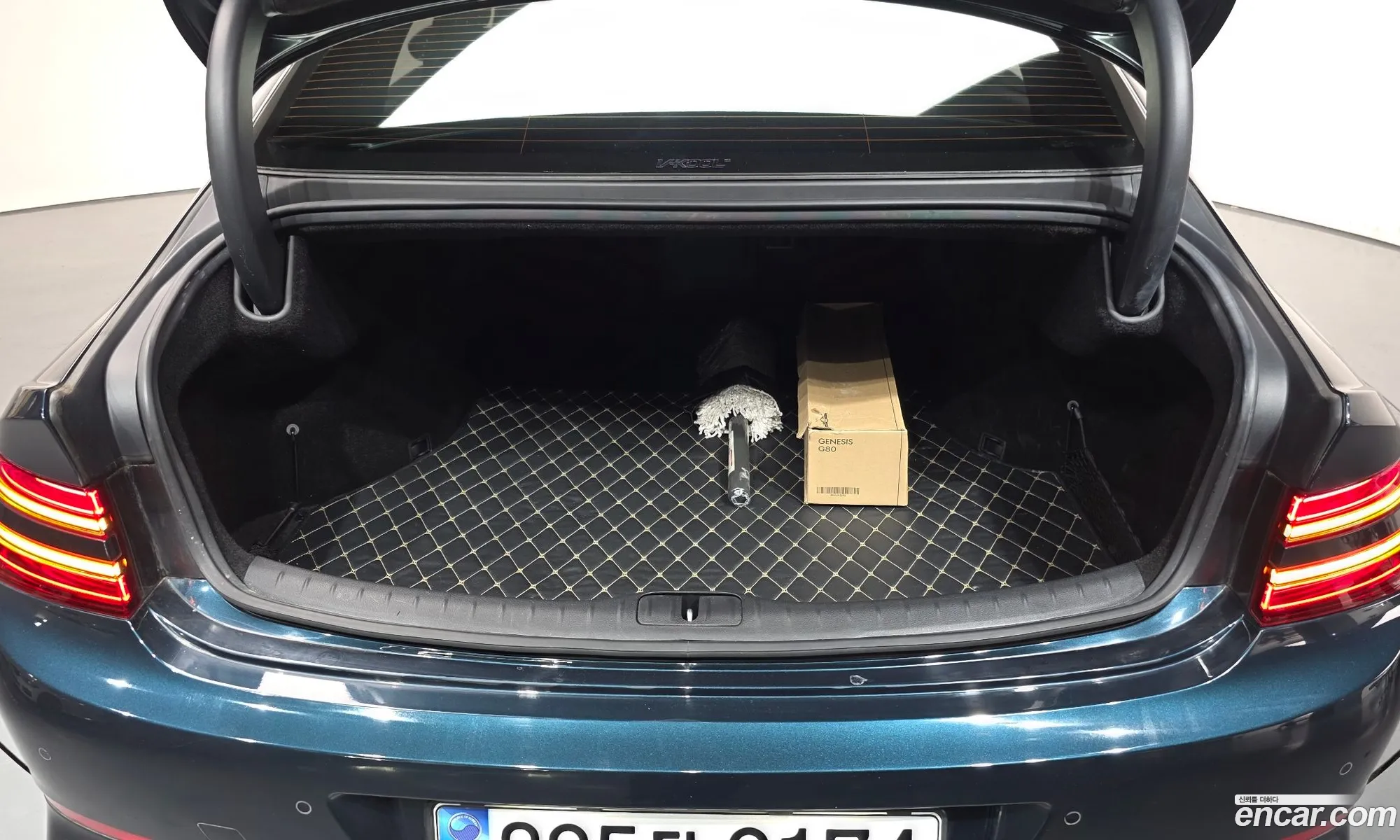 Genesis G80 2020 KMTGB41CDMU036085 — 11
