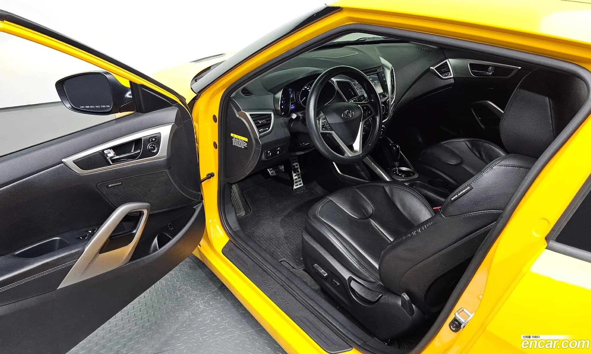 Hyundai Veloster 2012 — 13