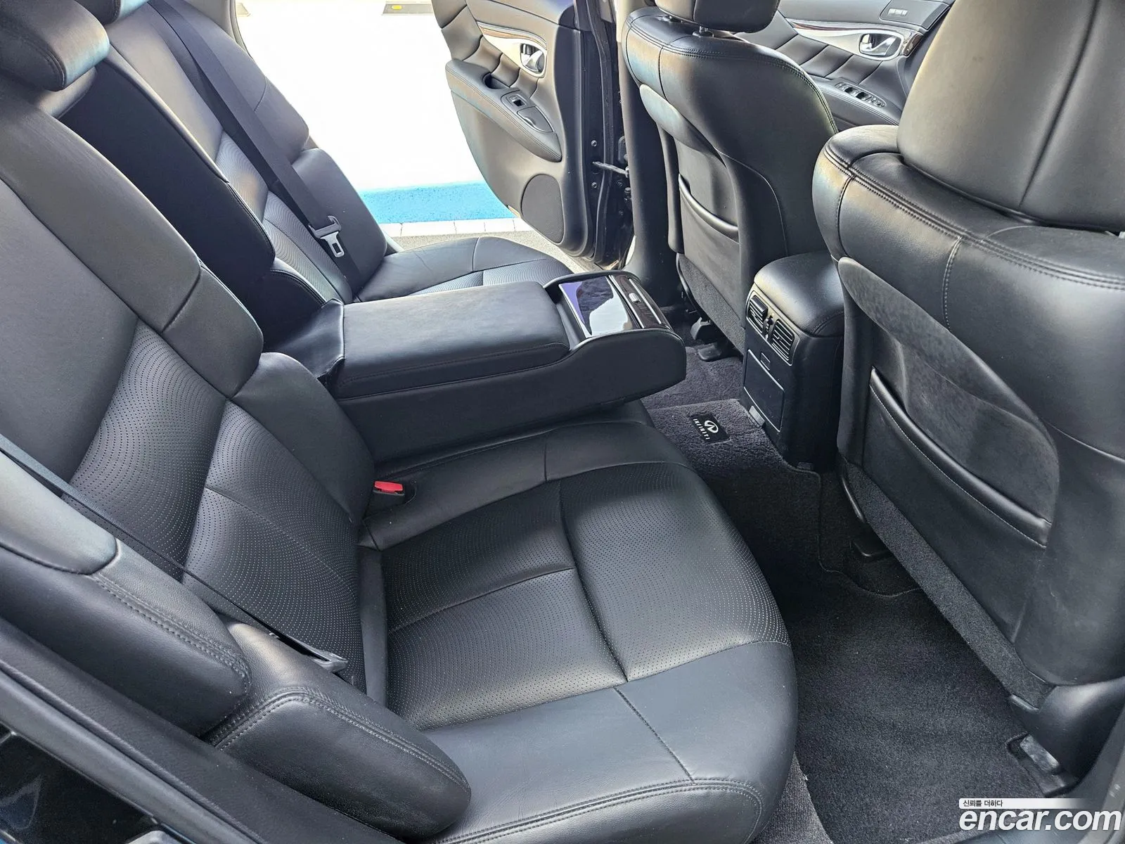 Infiniti M37 2013 — 11