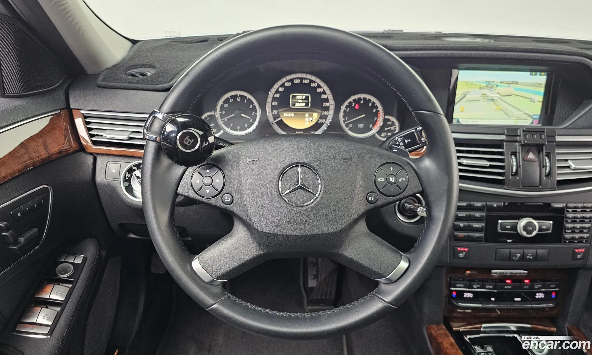 Mercedes-Benz E-Class W212 2012 WDDHF5FBXCA624870 — 2
