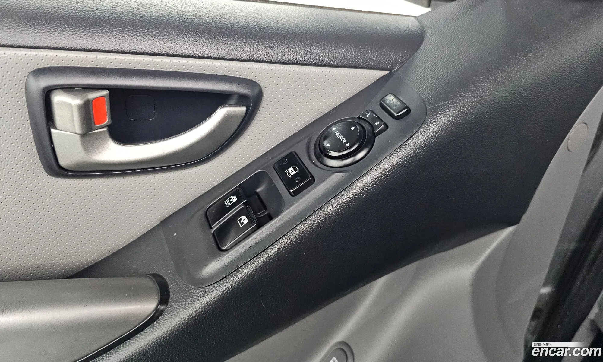 Hyundai Grand Starex 2013 — 14