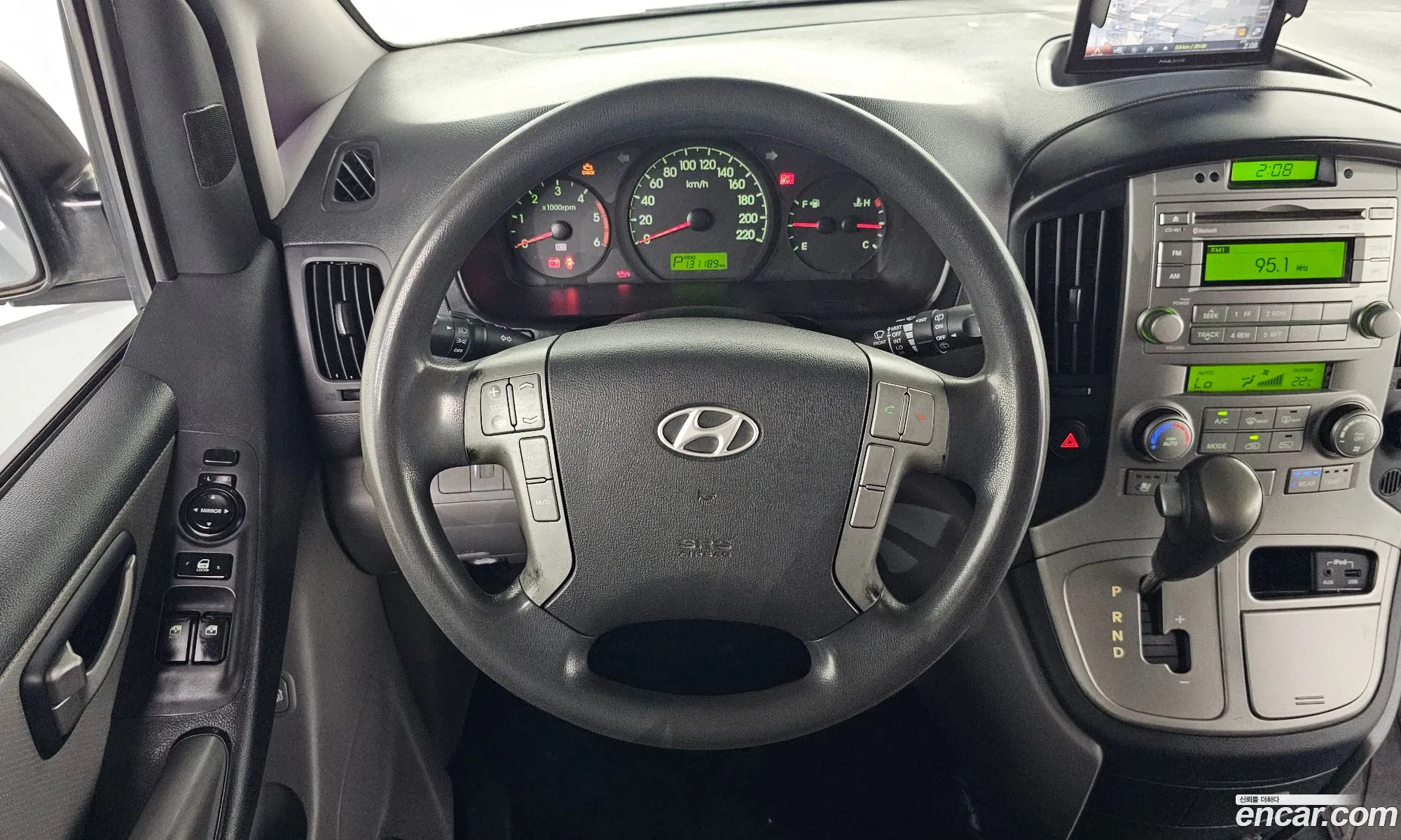 Hyundai Grand Starex 2013 — 15