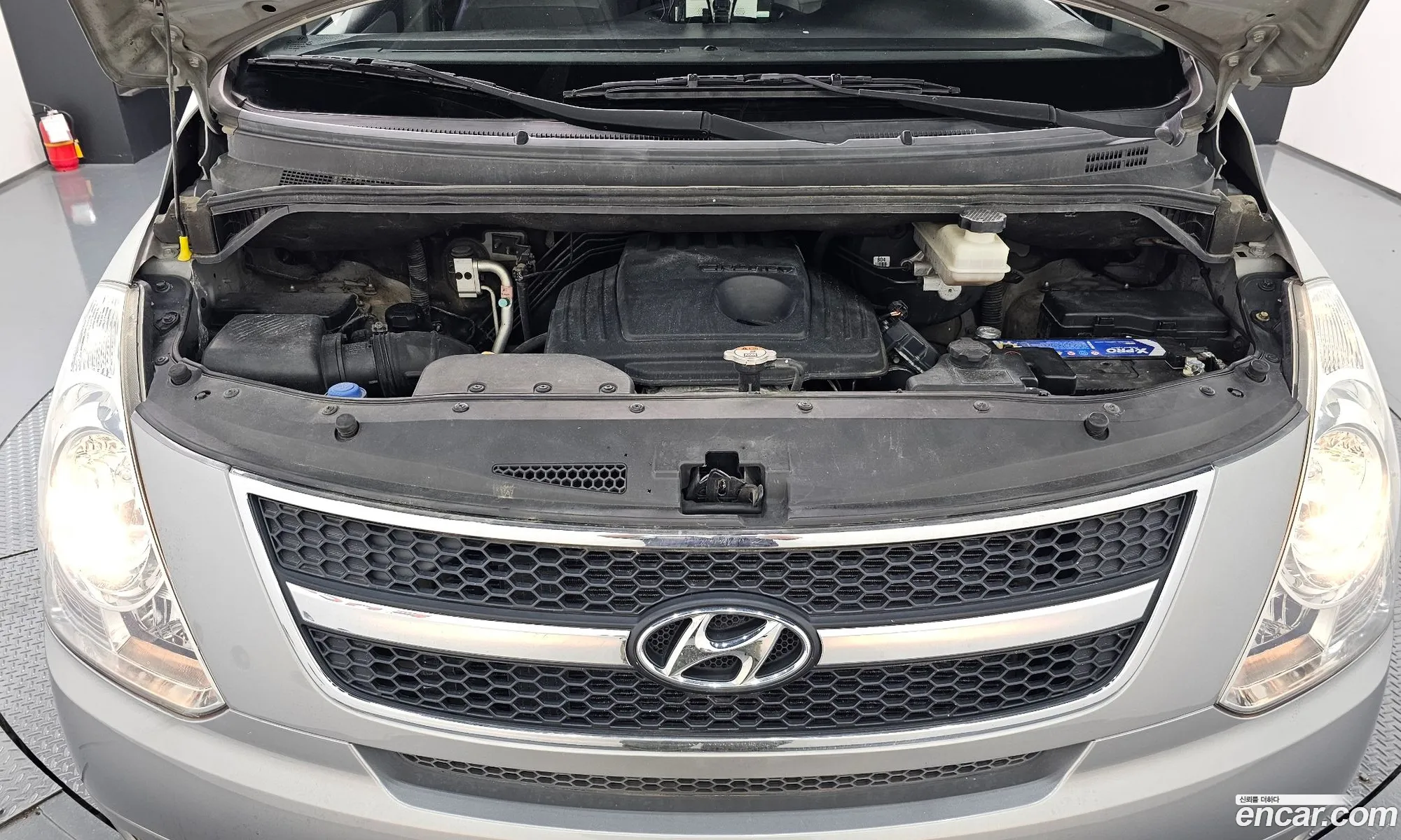 Hyundai Grand Starex 2013 — 17
