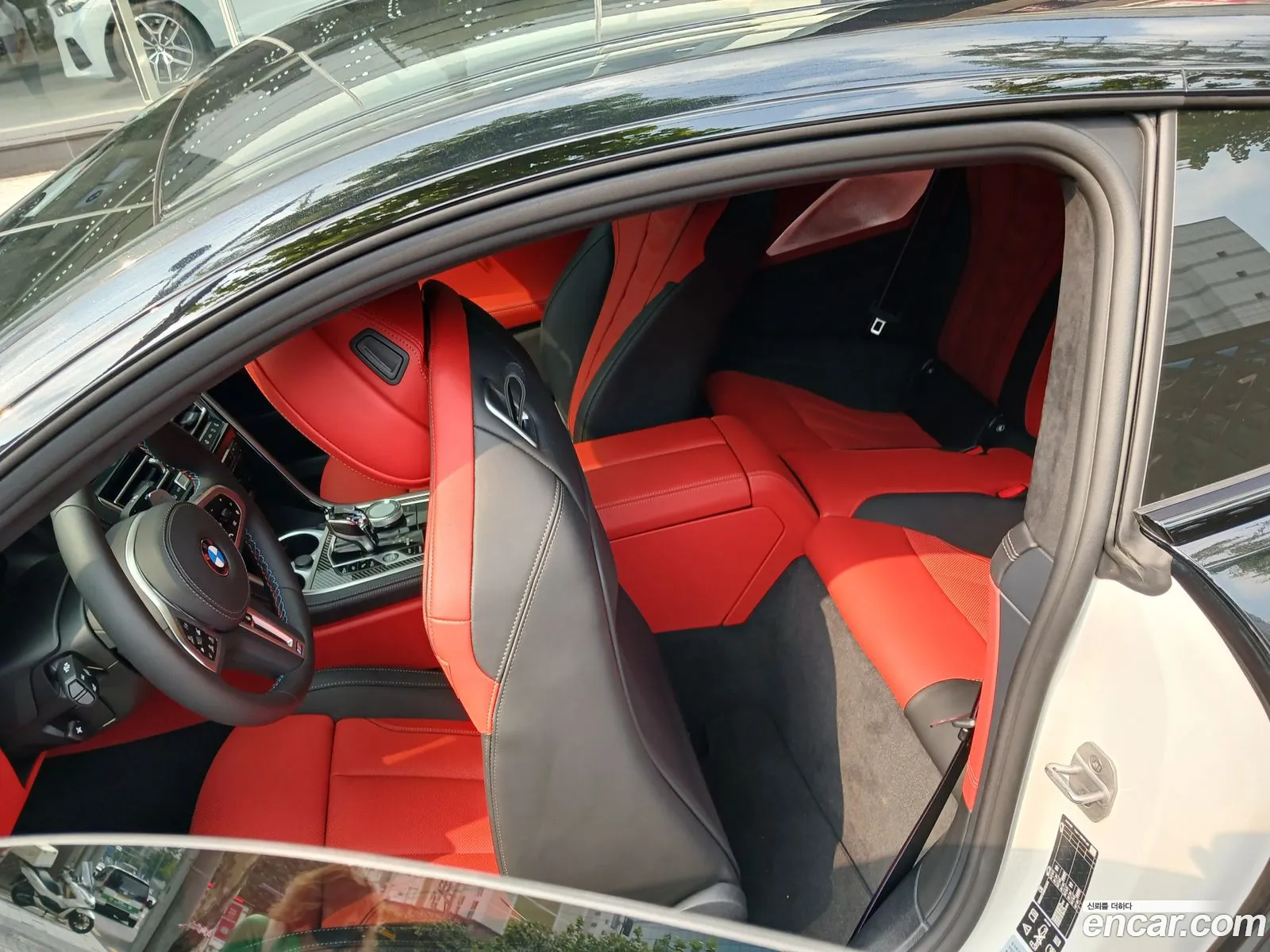 BMW 8 Series 2025 — 16