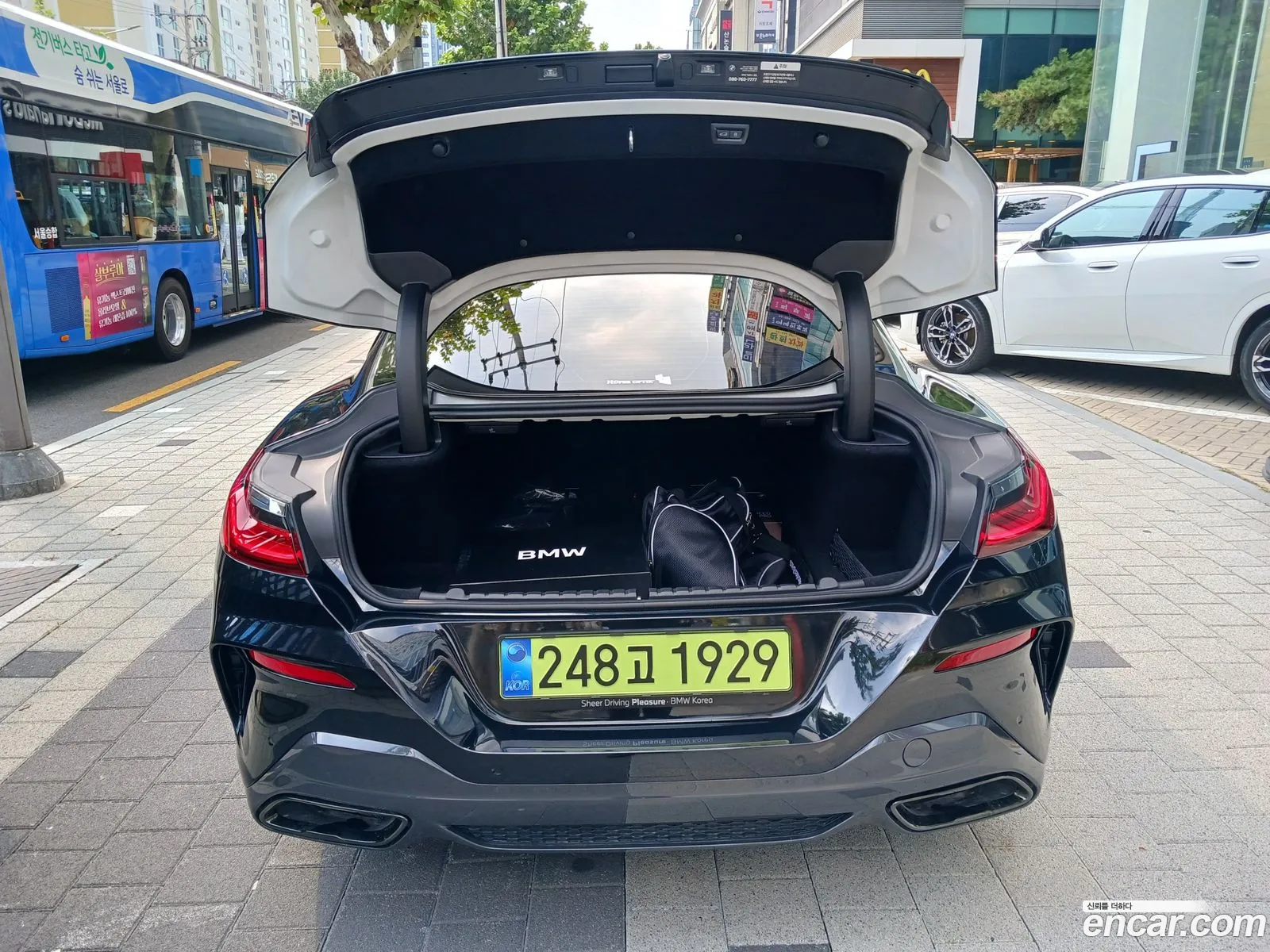 BMW 8 Series 2025 — 6