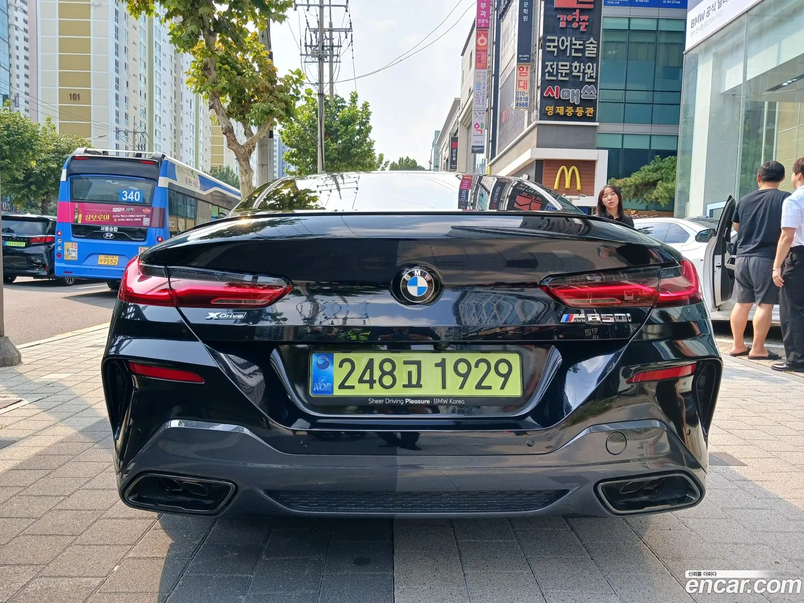 BMW 8 Series 2025 — 3
