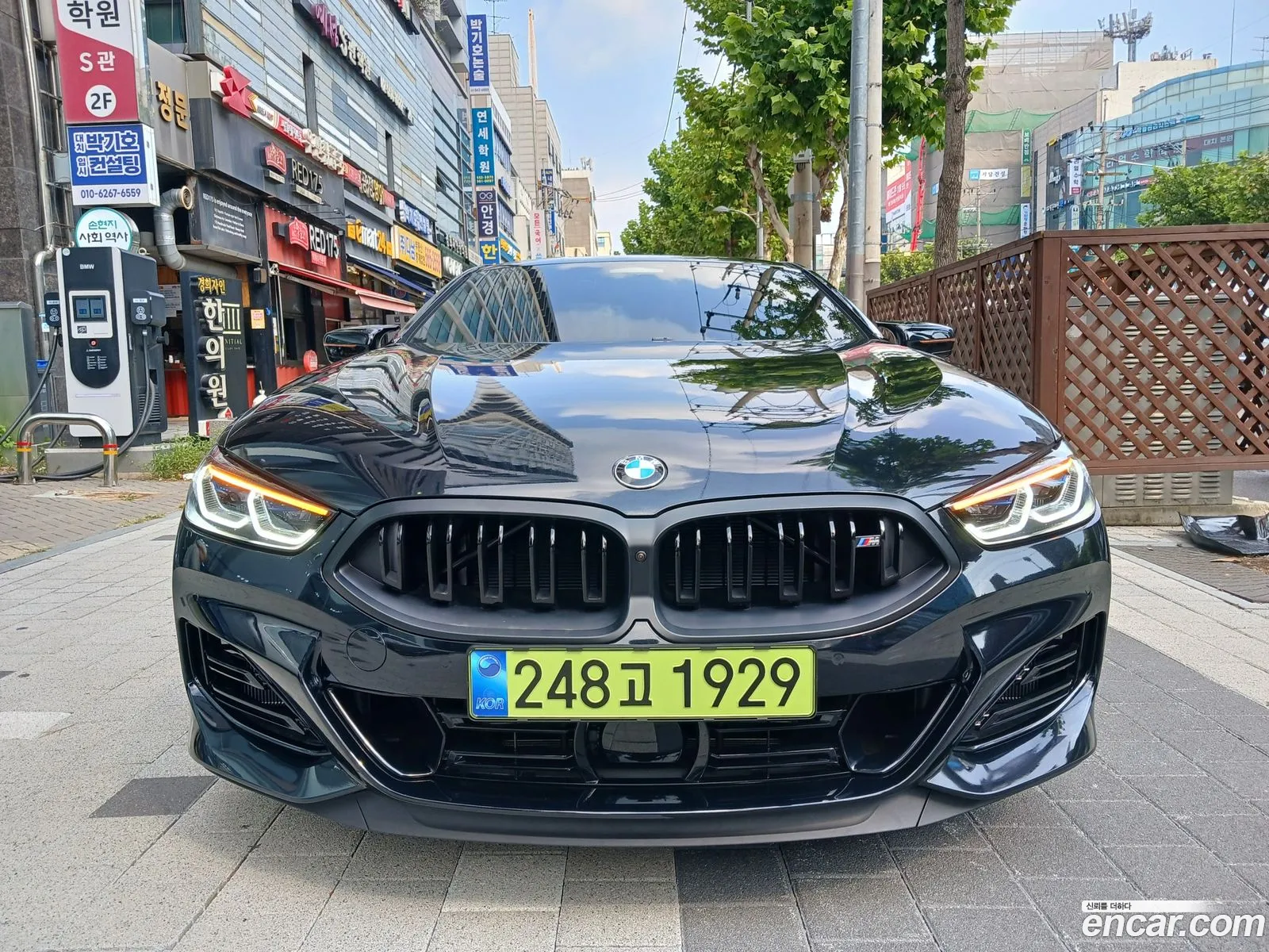 BMW 8 Series 2025 — 19