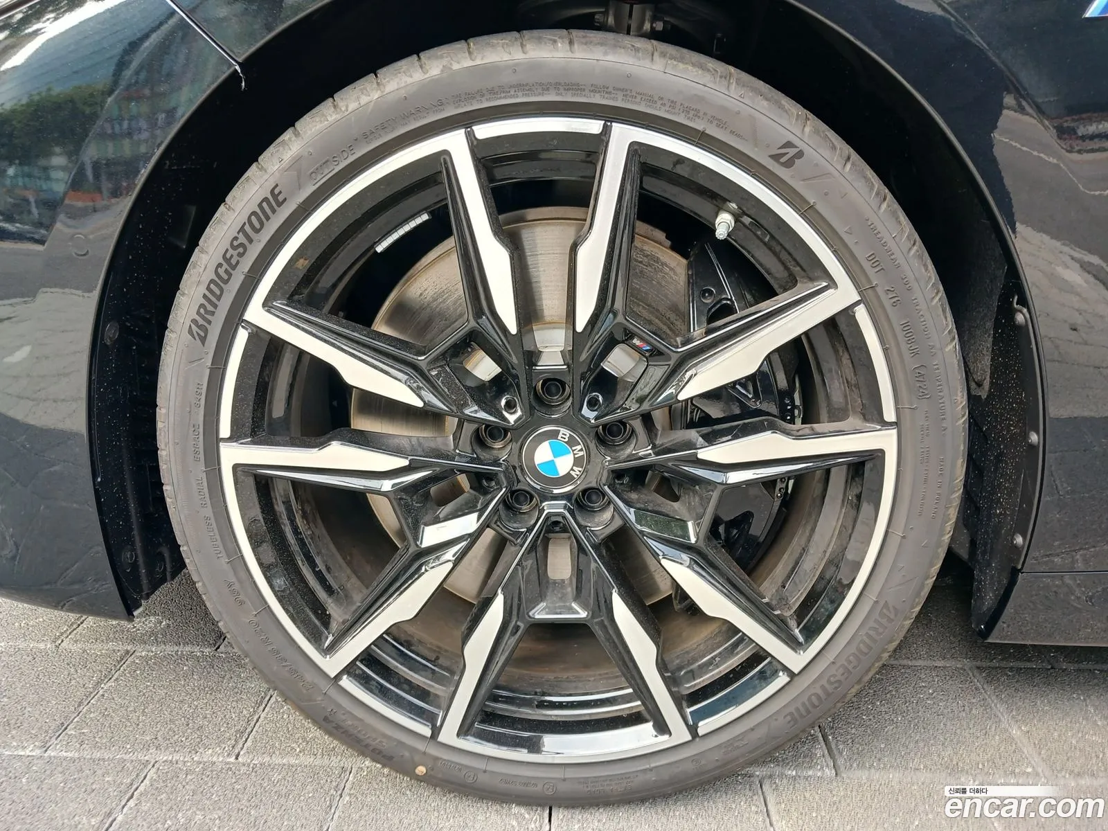 BMW 8 Series 2025 — 11