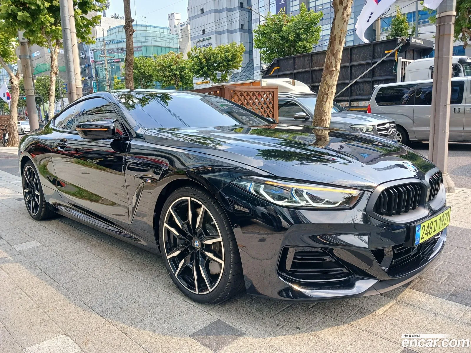 BMW 8 Series 2025 — 17