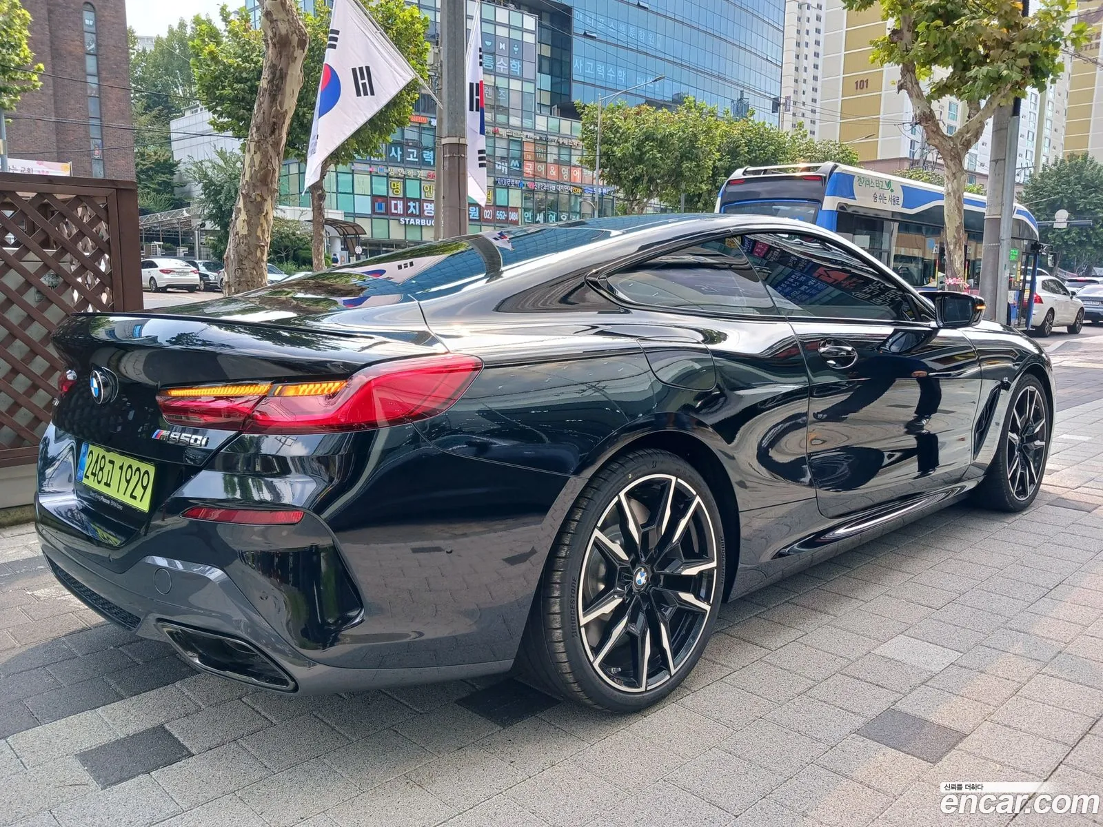 BMW 8 Series 2025 — 13