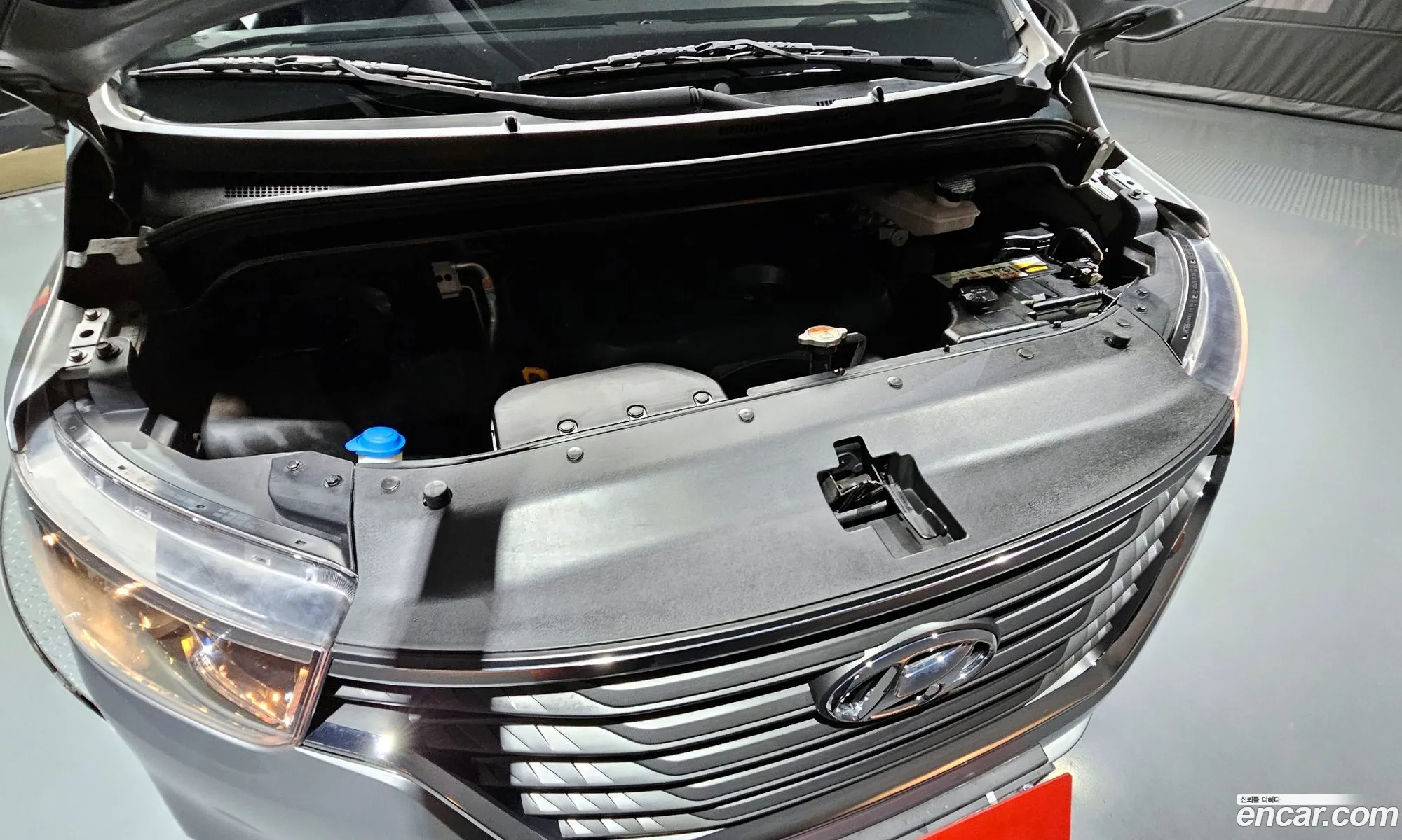 Hyundai Grand Starex 2018 — 12