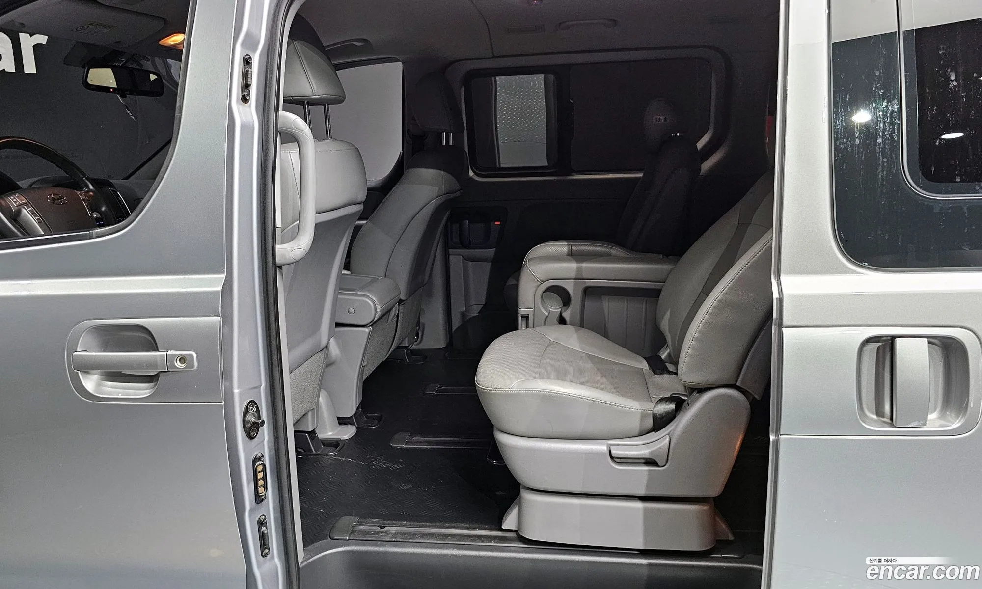 Hyundai Grand Starex 2018 — 10