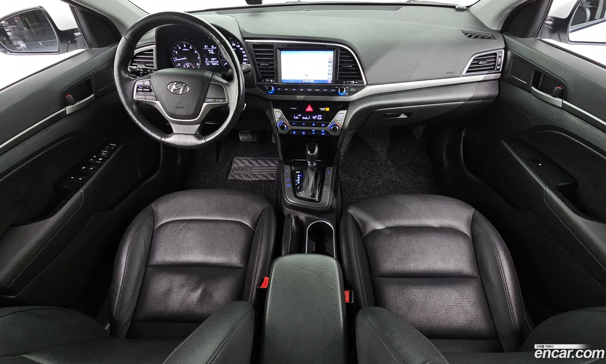 Hyundai Elantra AD 2016 — 10